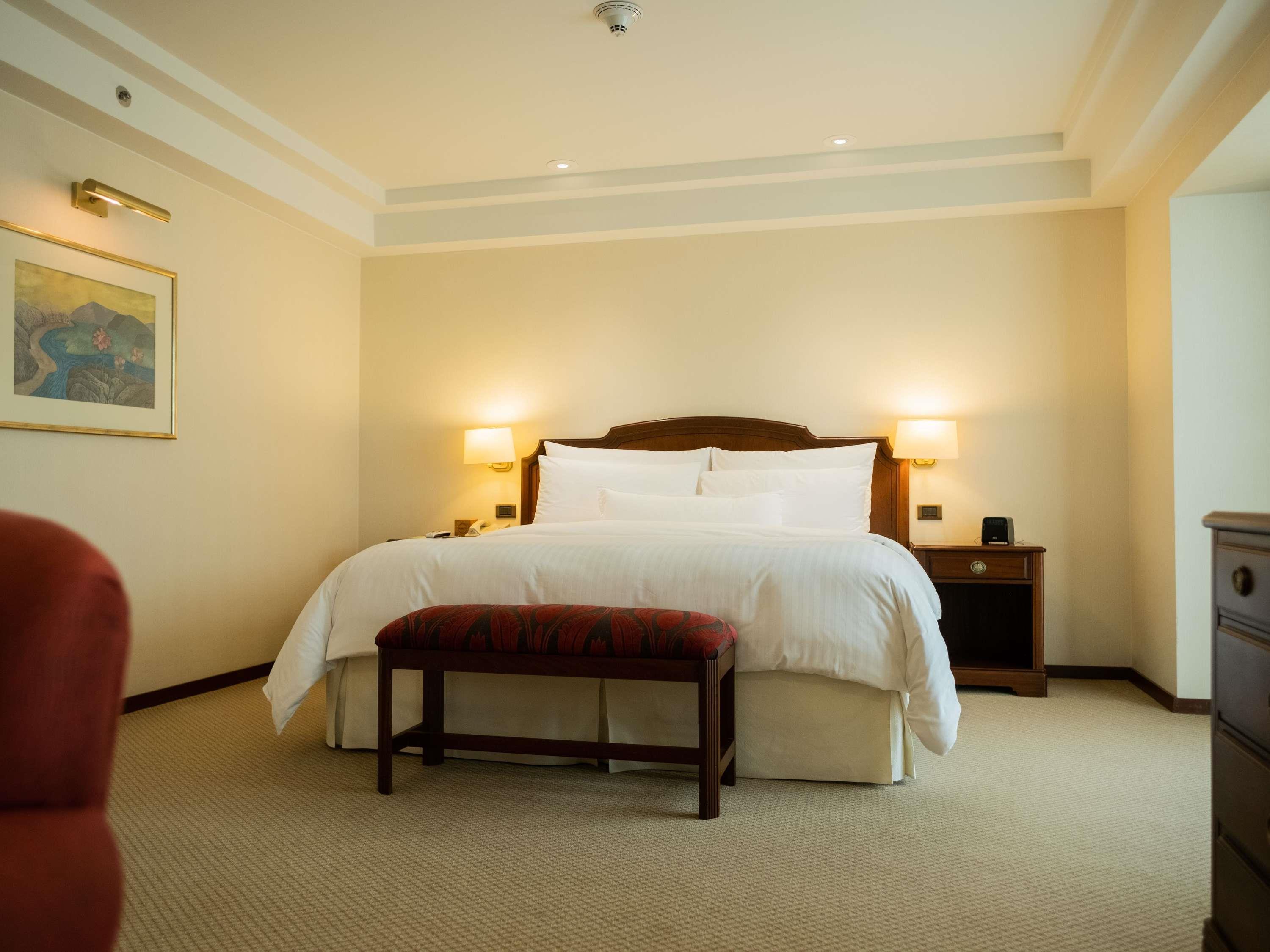 Double City View King Bed