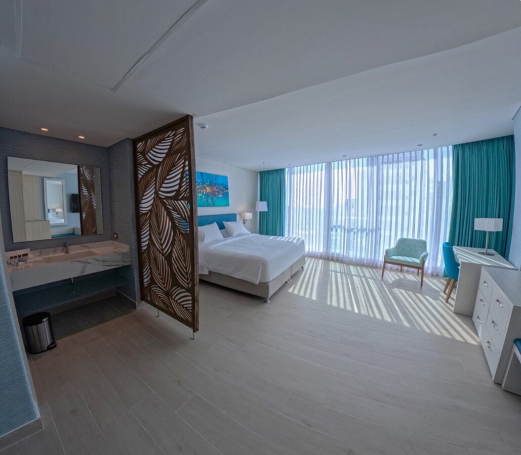 Double King Bed One Bedroom 