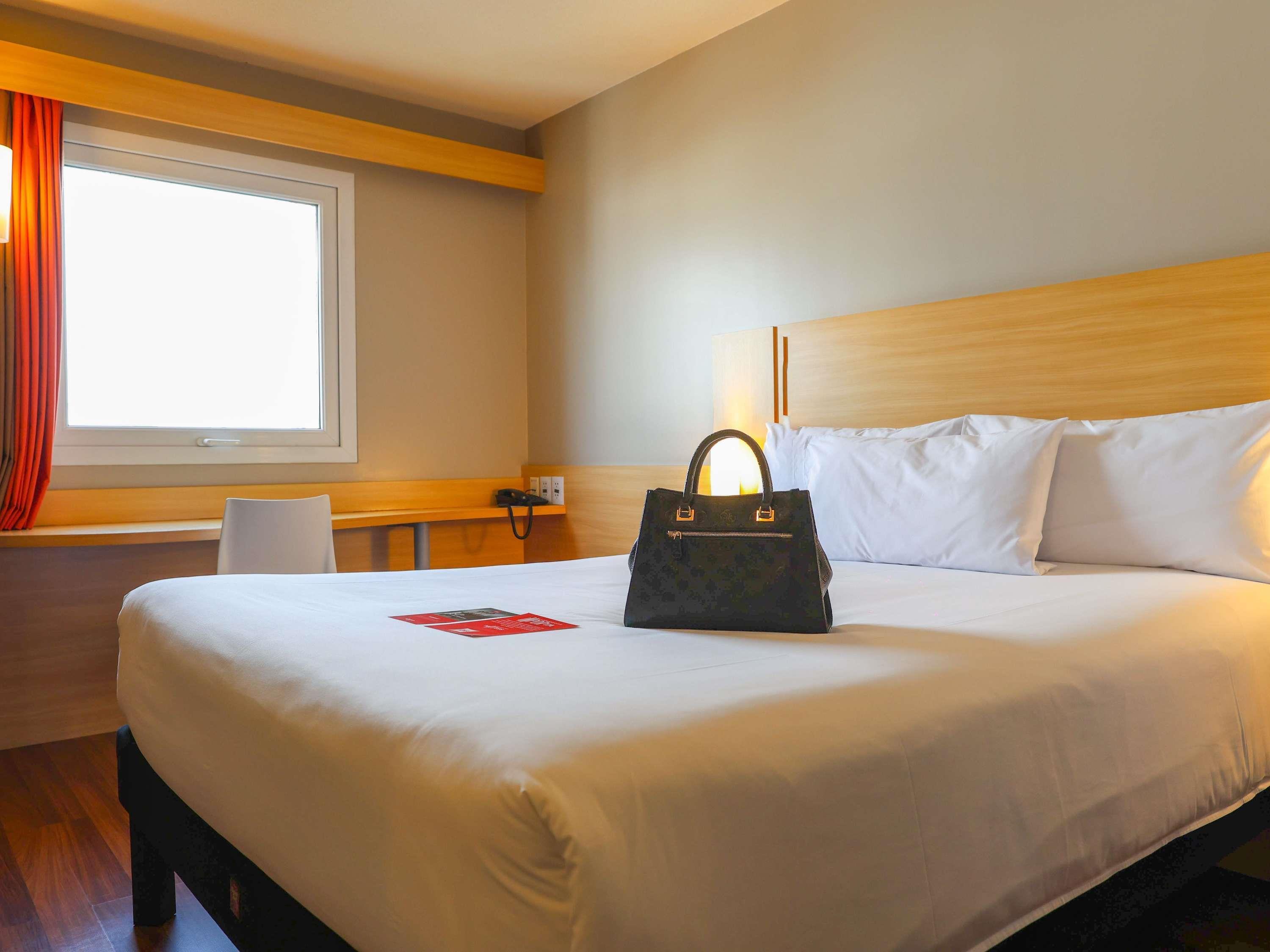 Double Superior Queen Bed