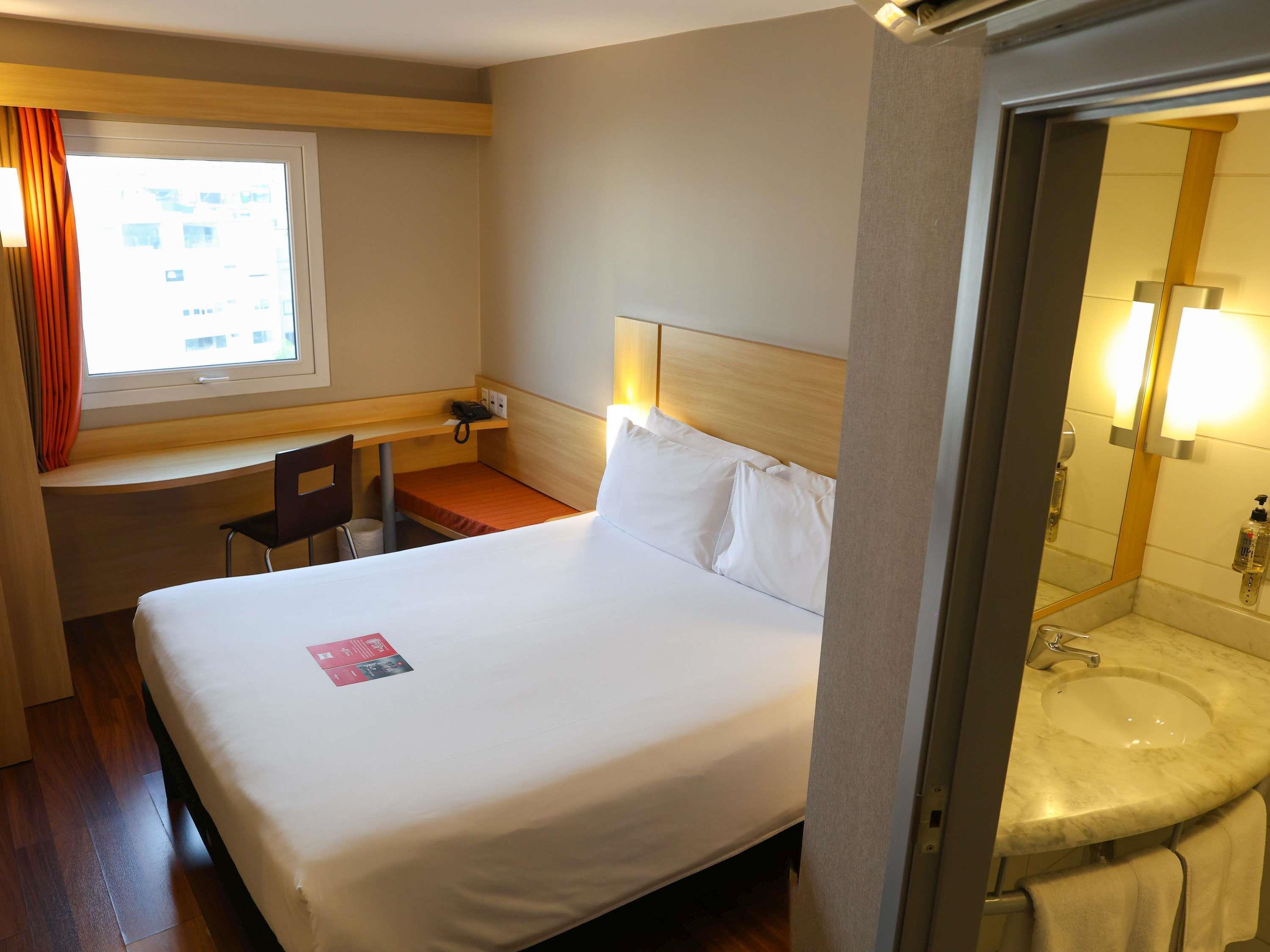 Double Superior Queen Bed