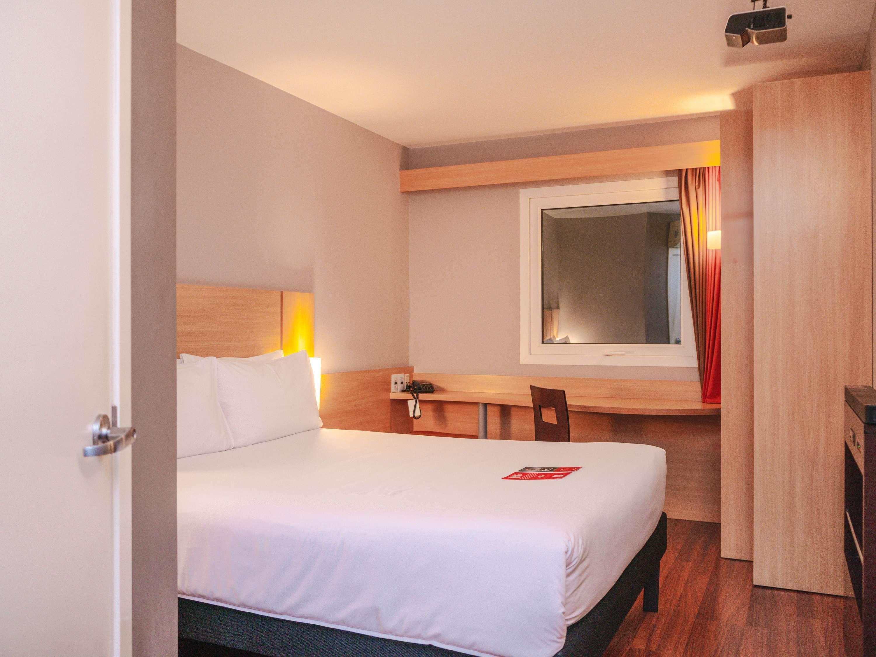 Double Superior Queen Bed