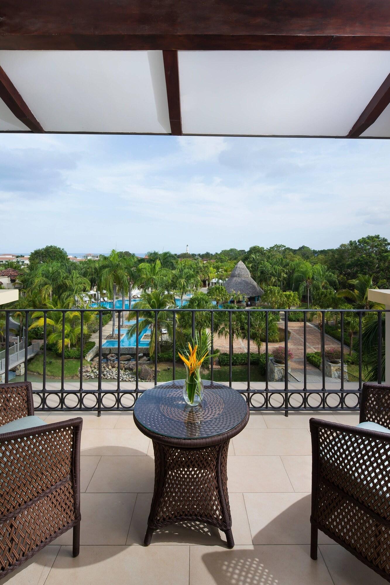 Double Deluxe Pool View