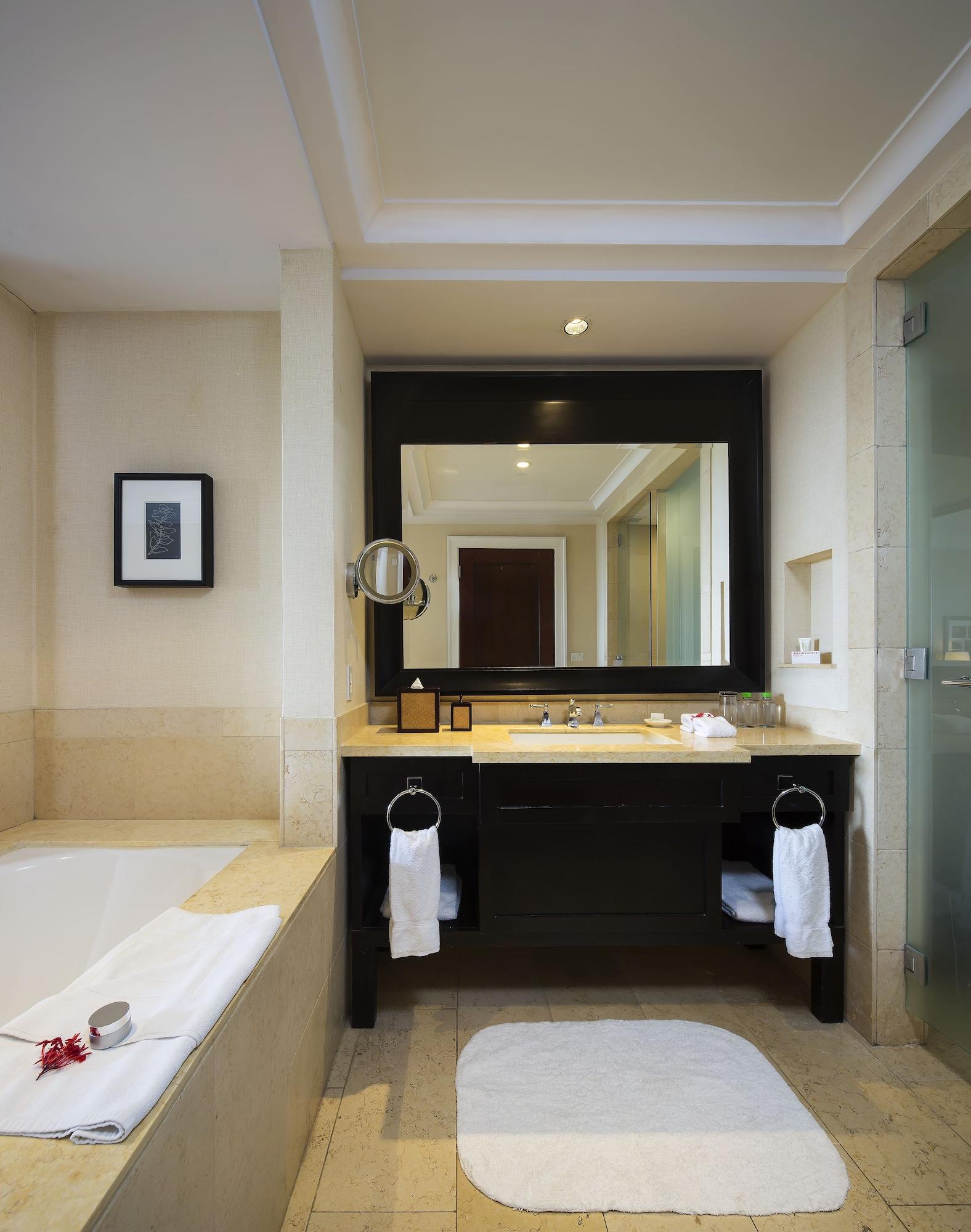 Double Deluxe Pool View