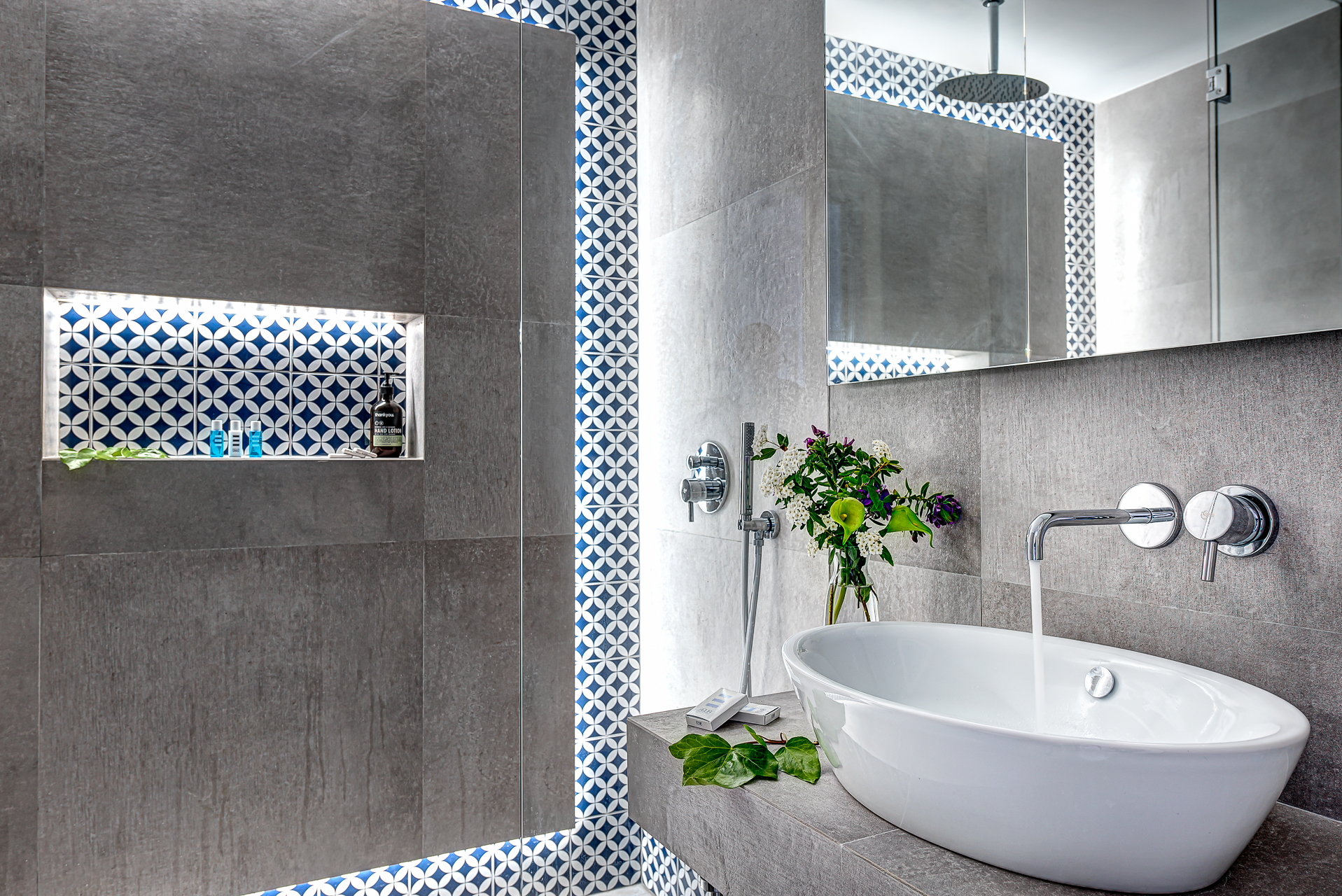 Apartment Three Bedrooms Two Bathrooms