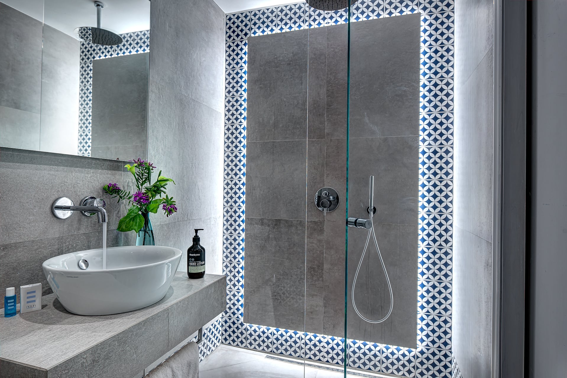 Apartment Three Bedrooms Two Bathrooms