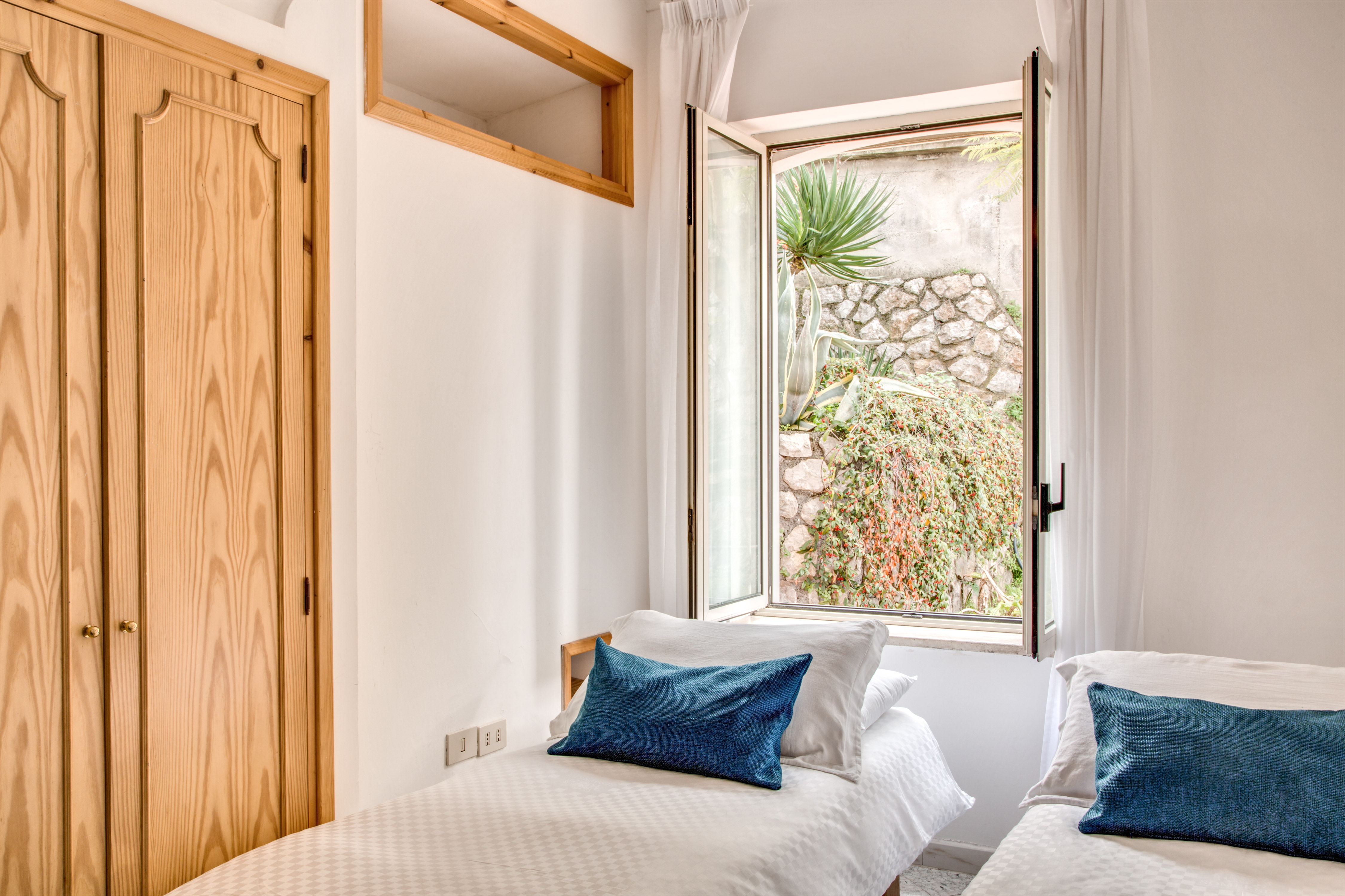 Apartment Three Bedrooms Two Bathrooms