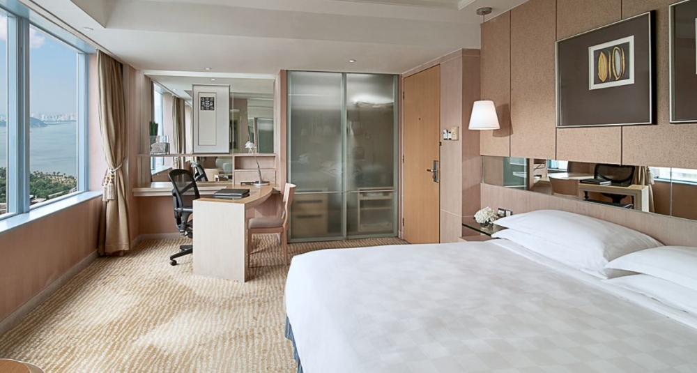 Double Deluxe King Bed