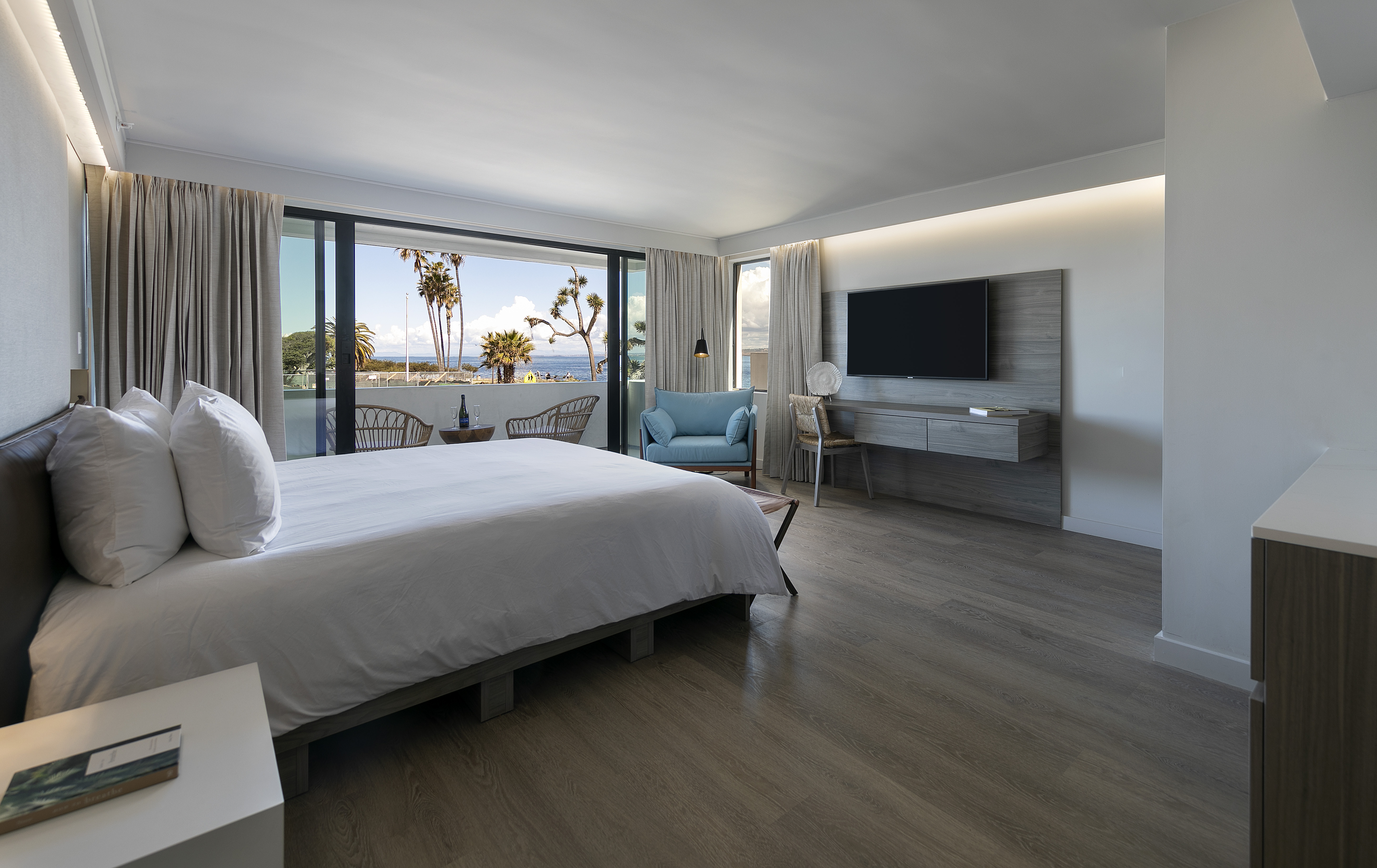 Studio King Size Bed