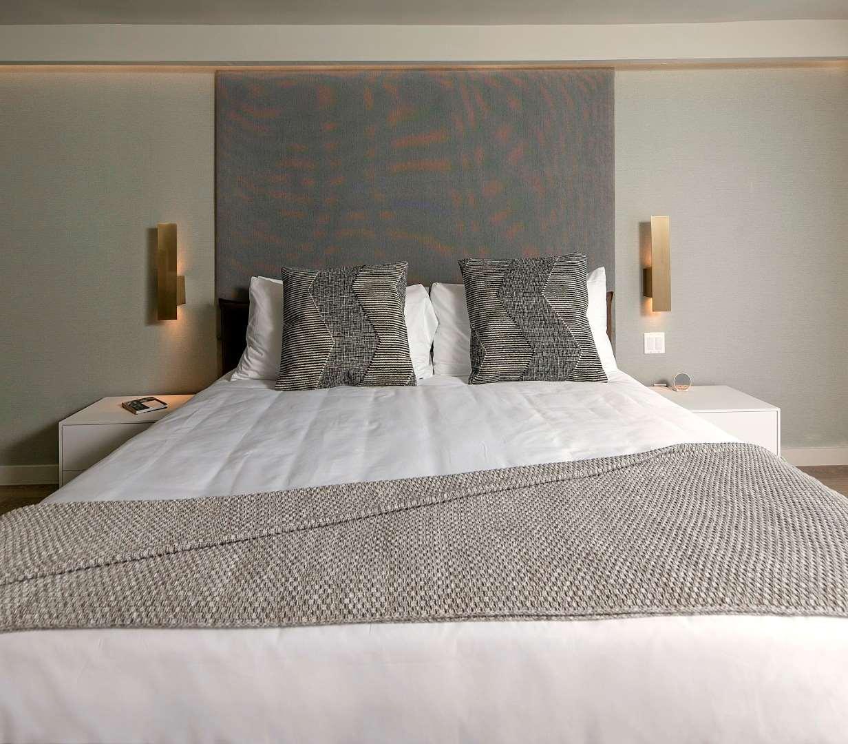 Studio Queen Size Bed