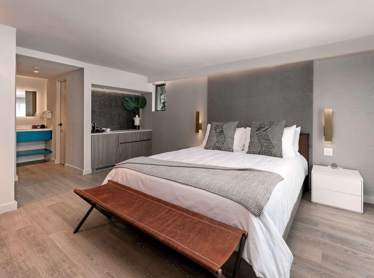 Studio Queen Size Bed