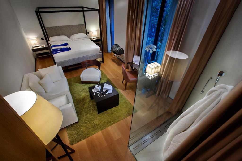 Double King Size Bed