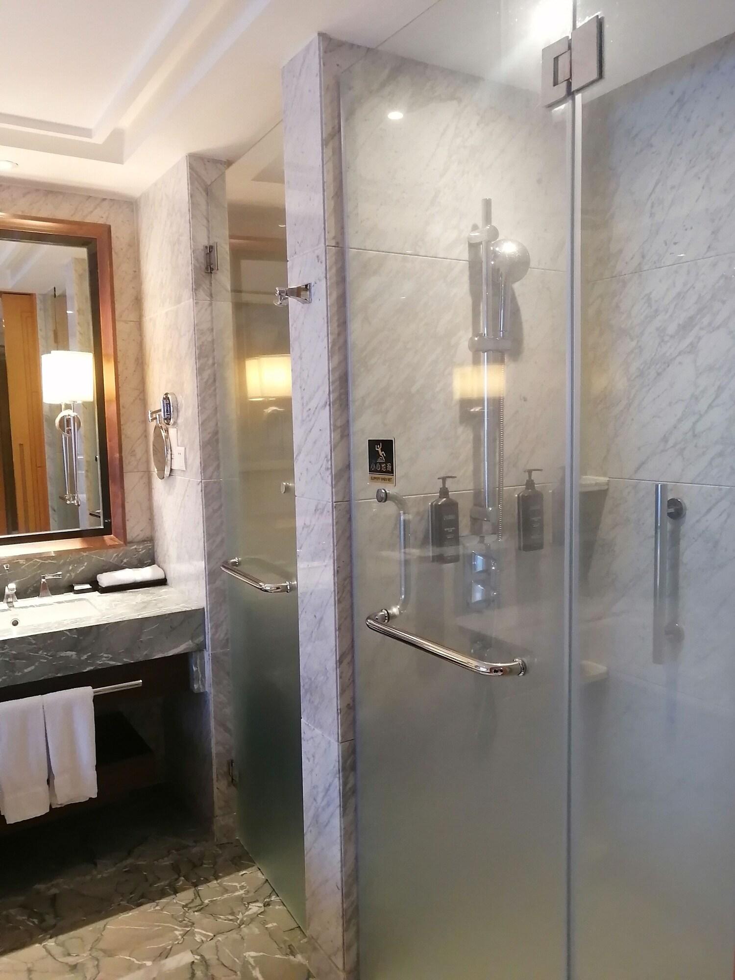 Double City View King Bed