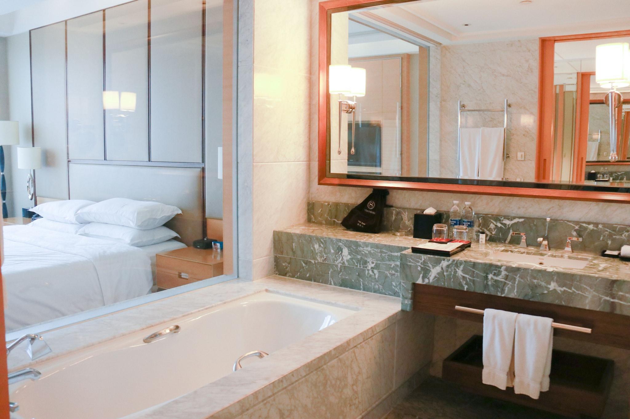 Double City View King Bed