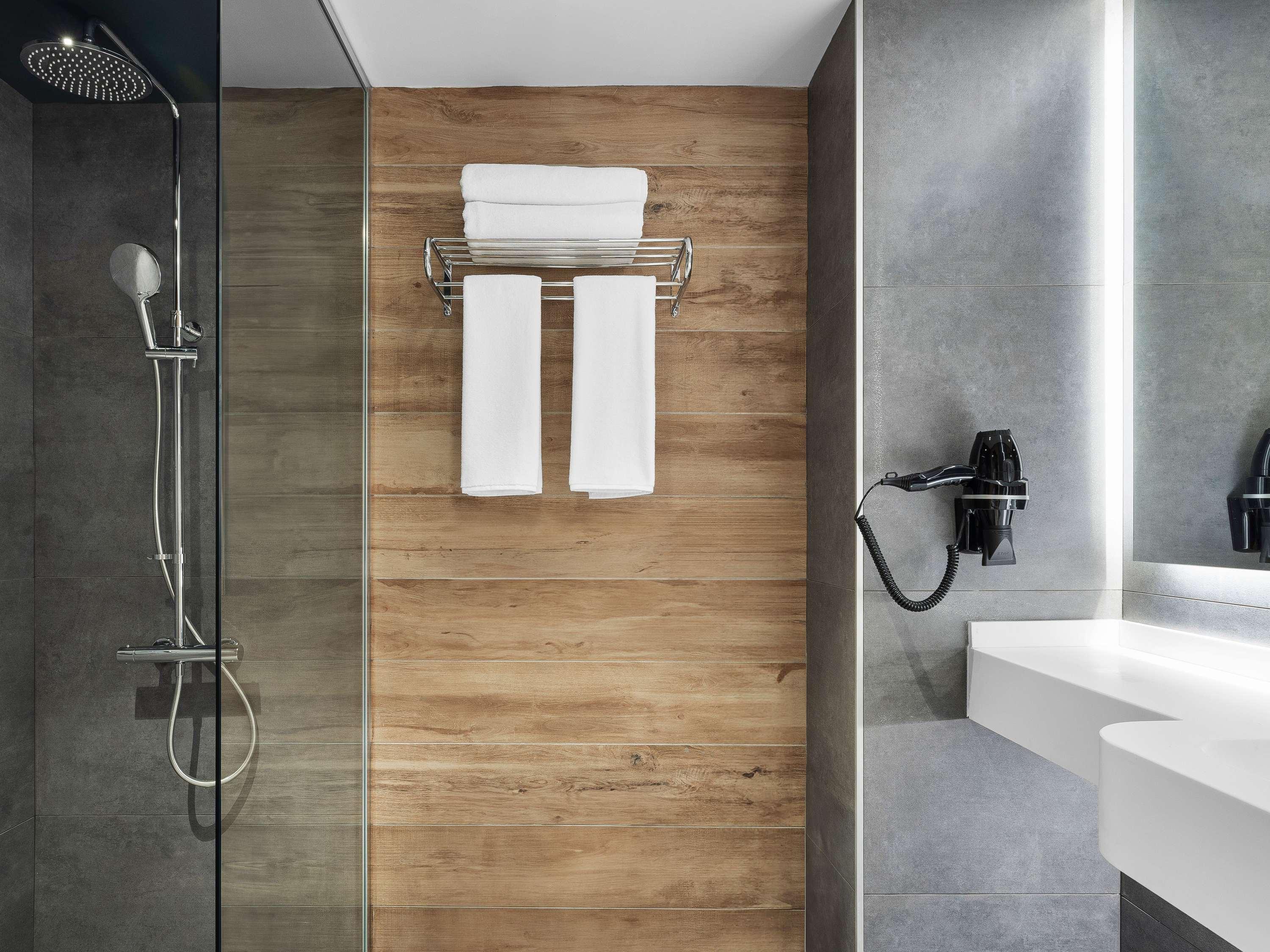 Double Superior Queen Bed