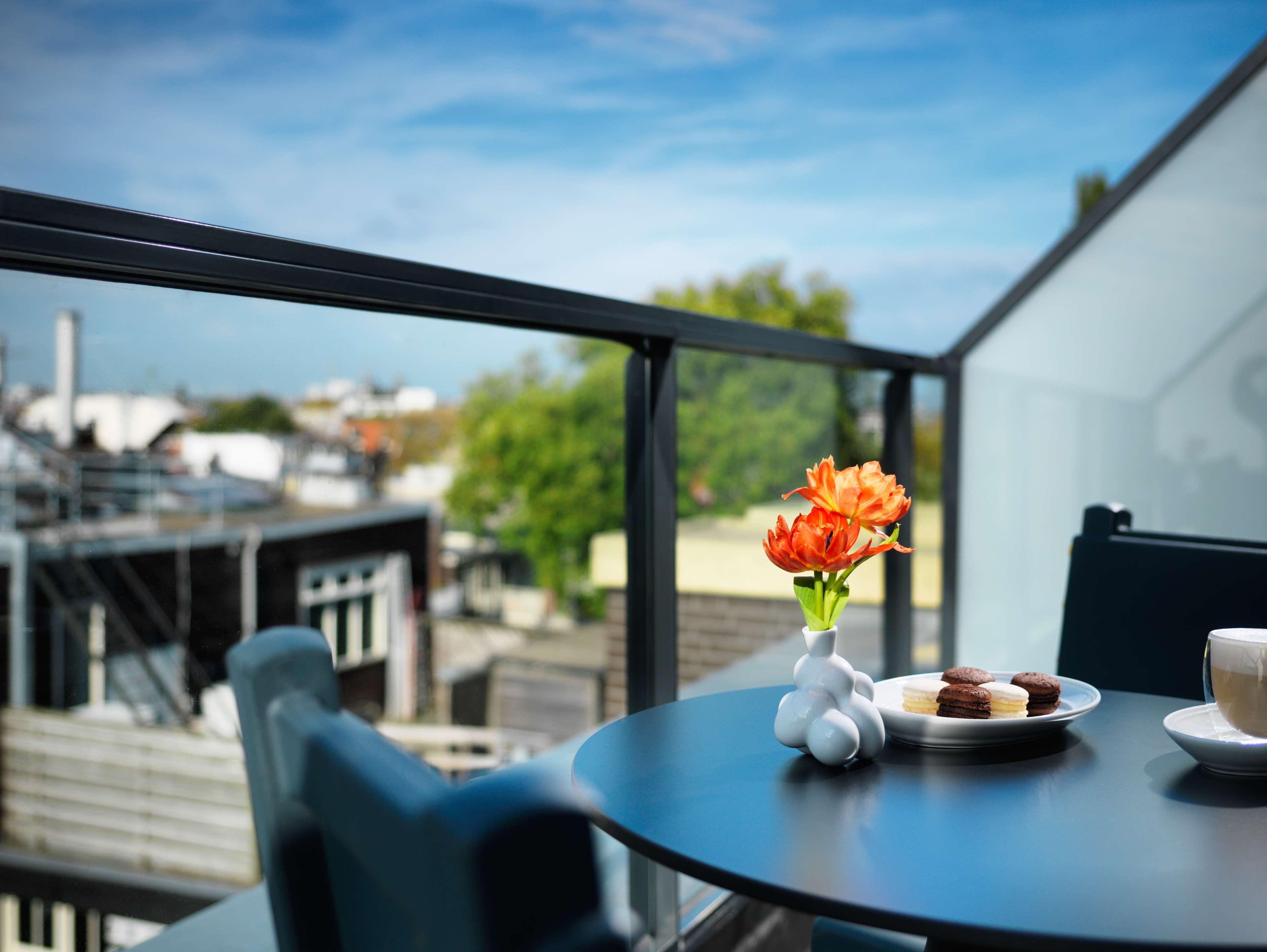 Double Queen Size Bed