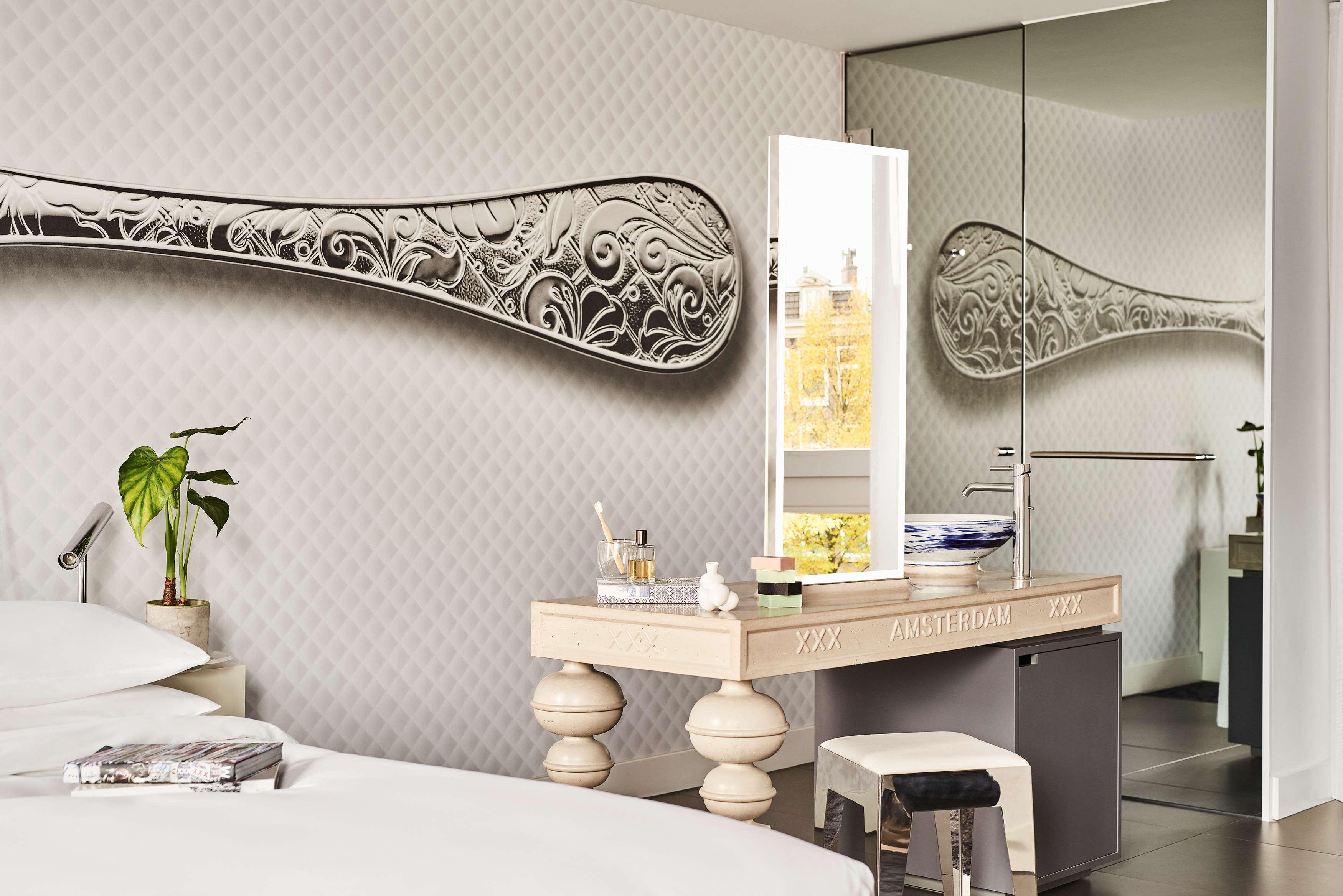 Double Queen Size Bed