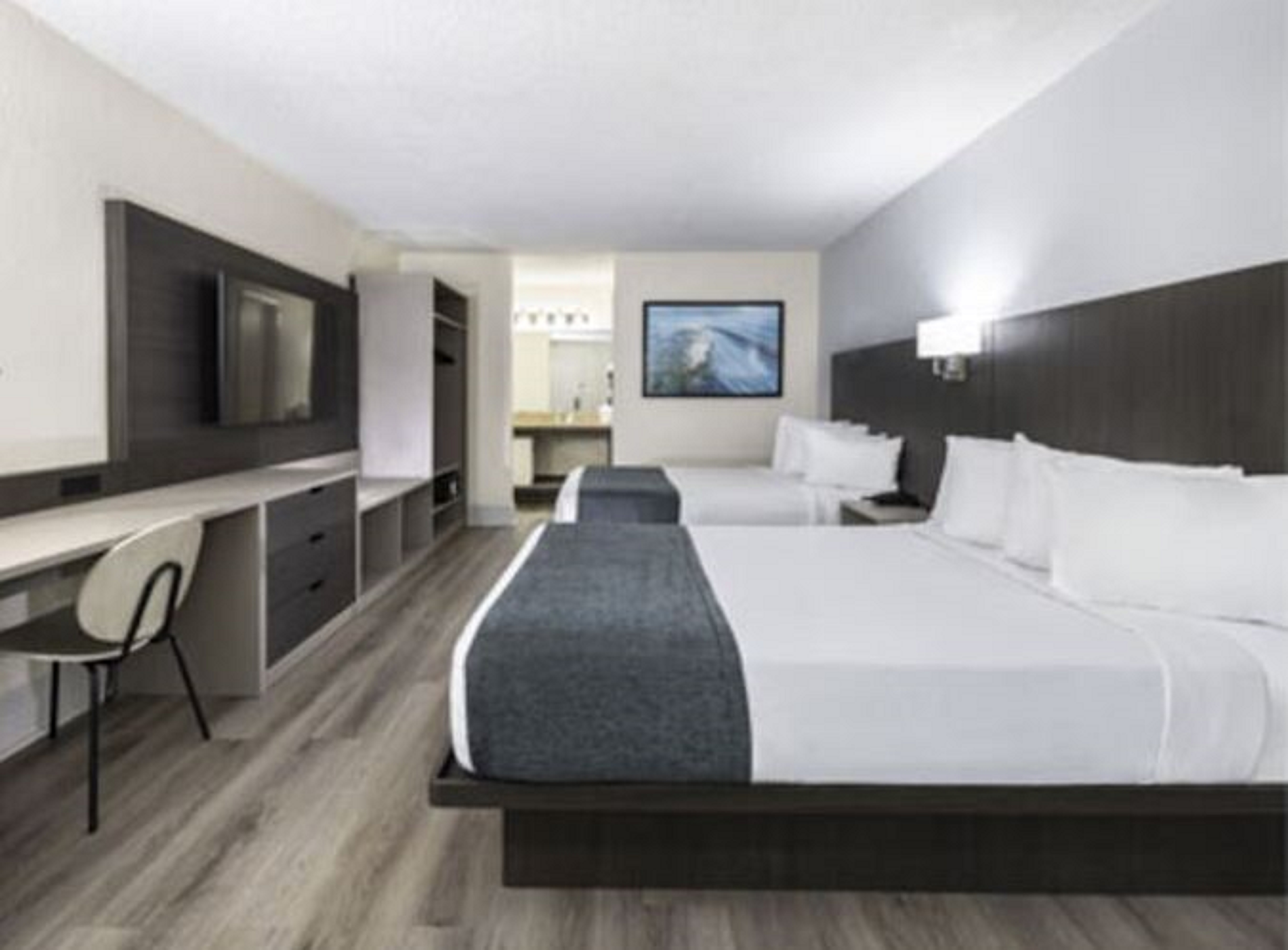 Double Deluxe Two Queen Beds