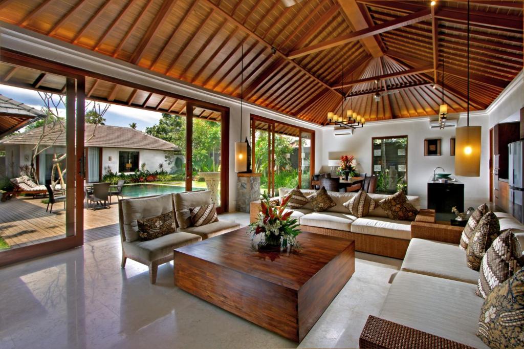 Villa Four Bedrooms with Private Pool