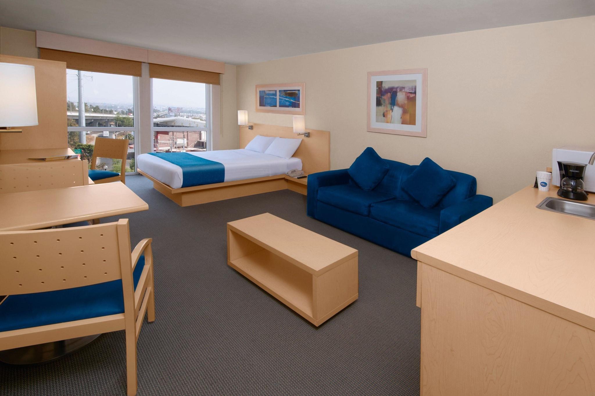 Suite Queen Size Bed