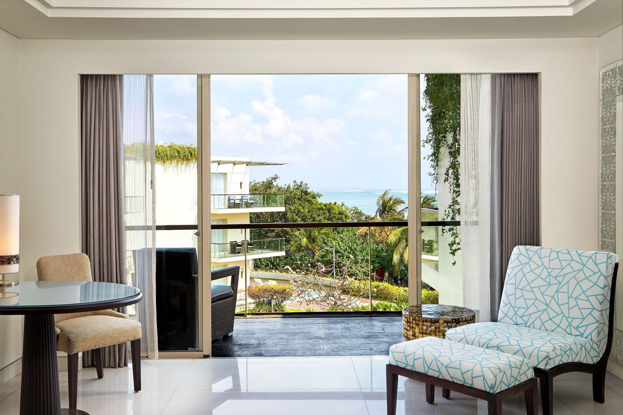 Junior Suite Ocean View King Bed