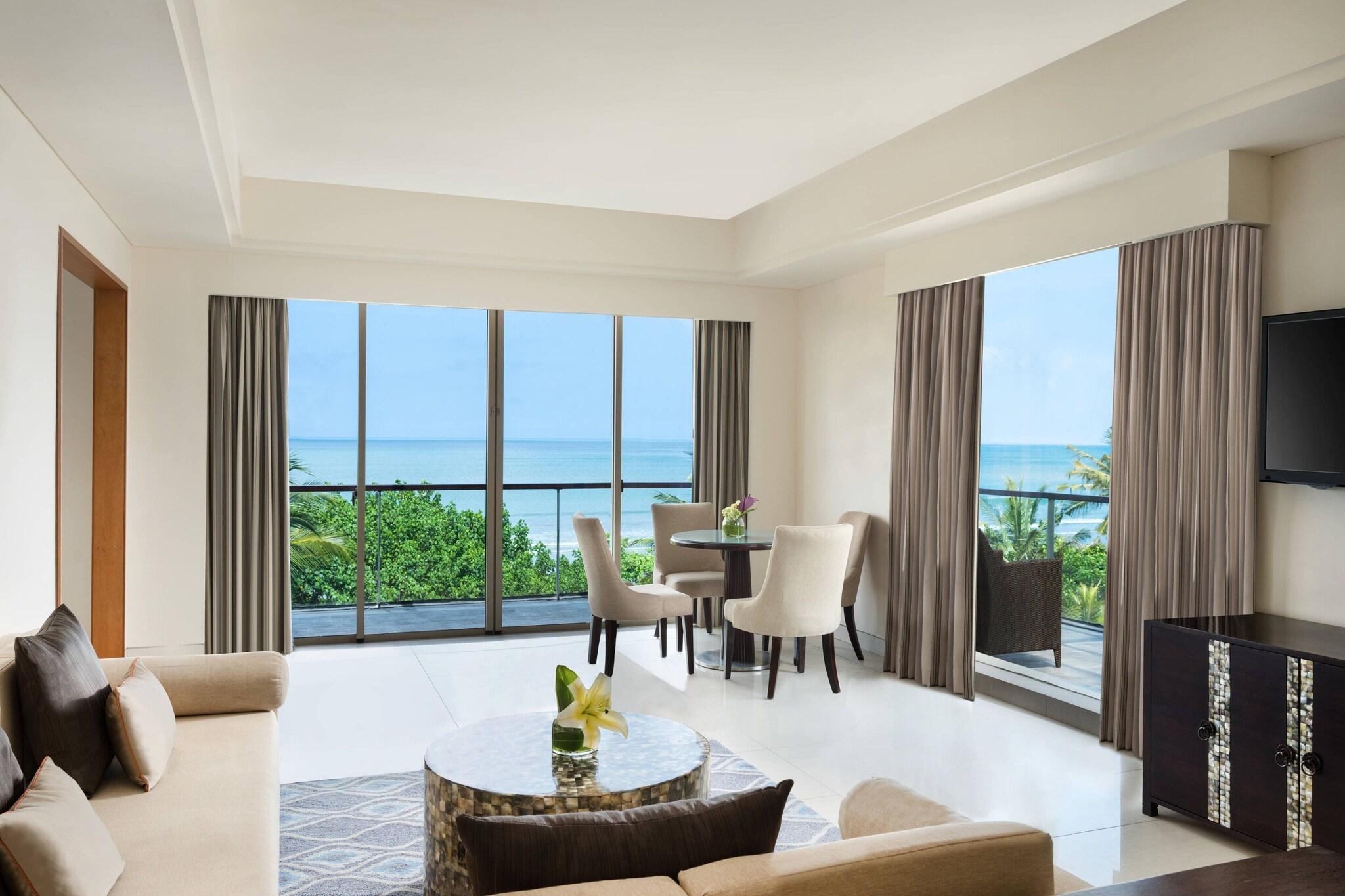 Suite Ocean Front King Bed