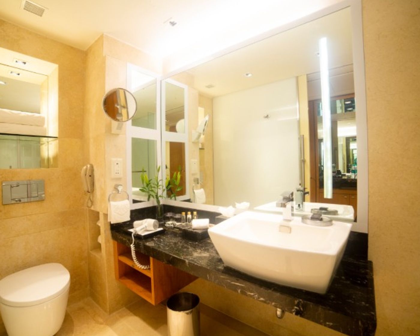 Double Deluxe King Bed