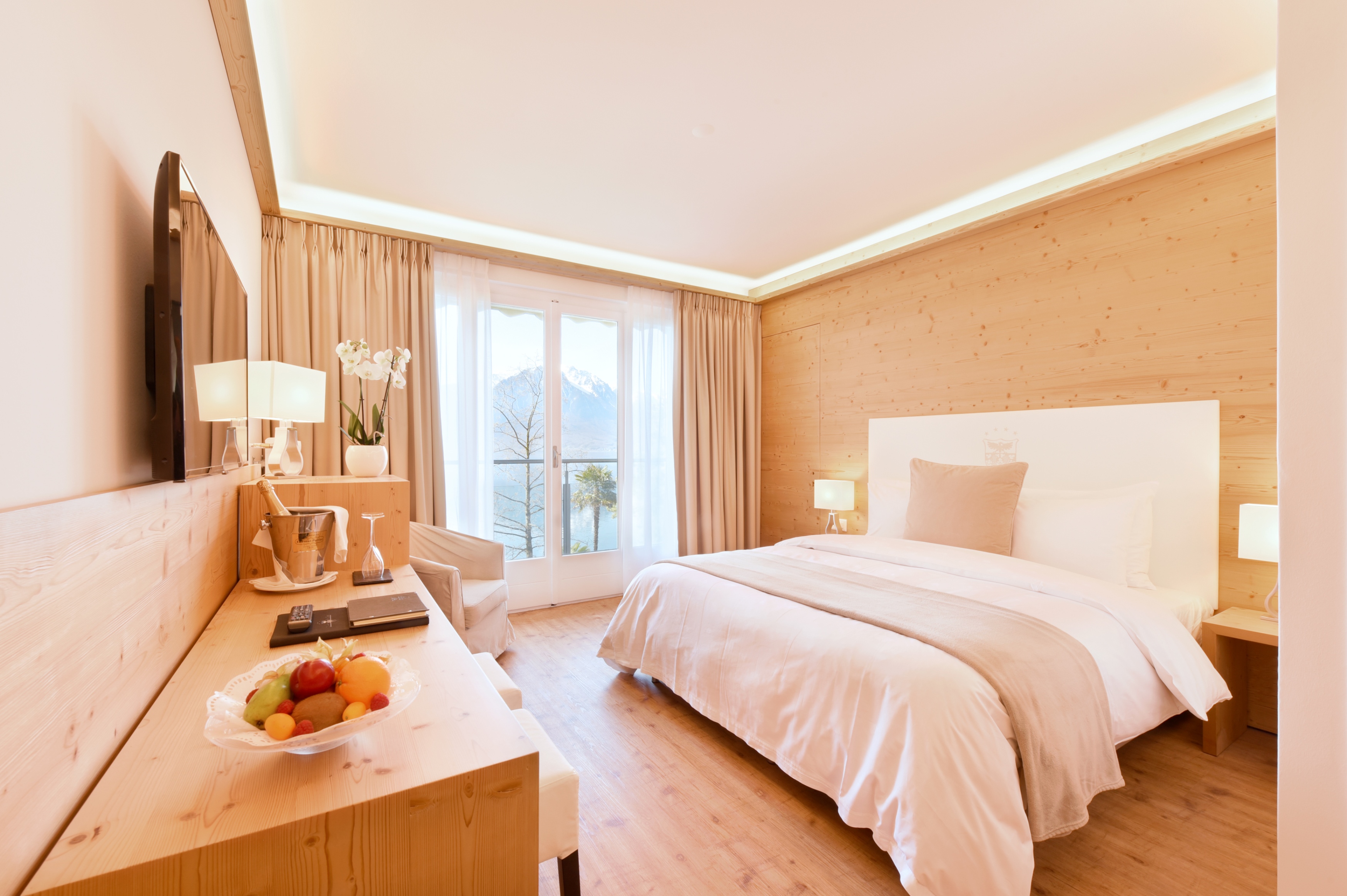 Twin Superior Lake View