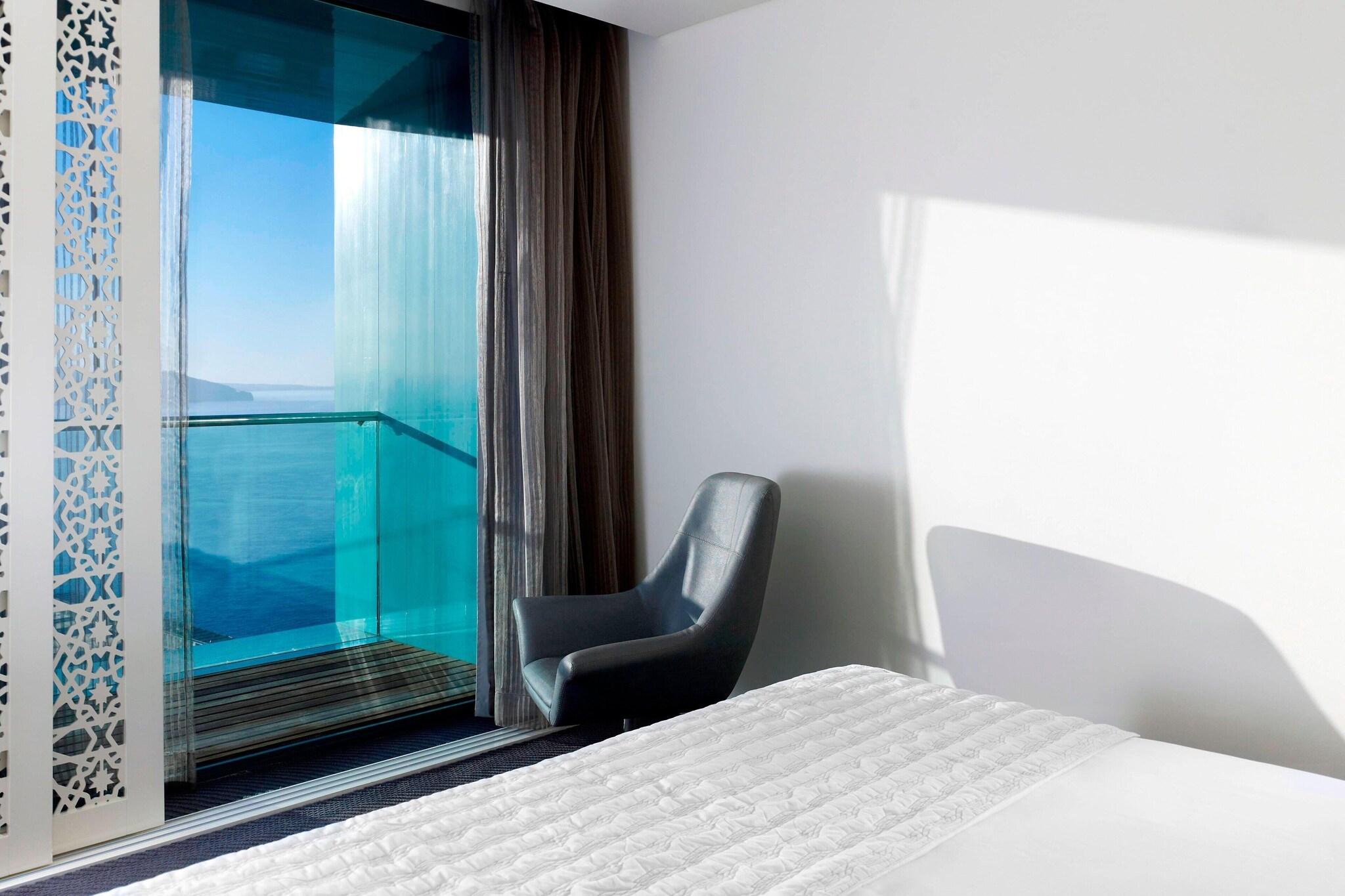 Double Club Queen Bed