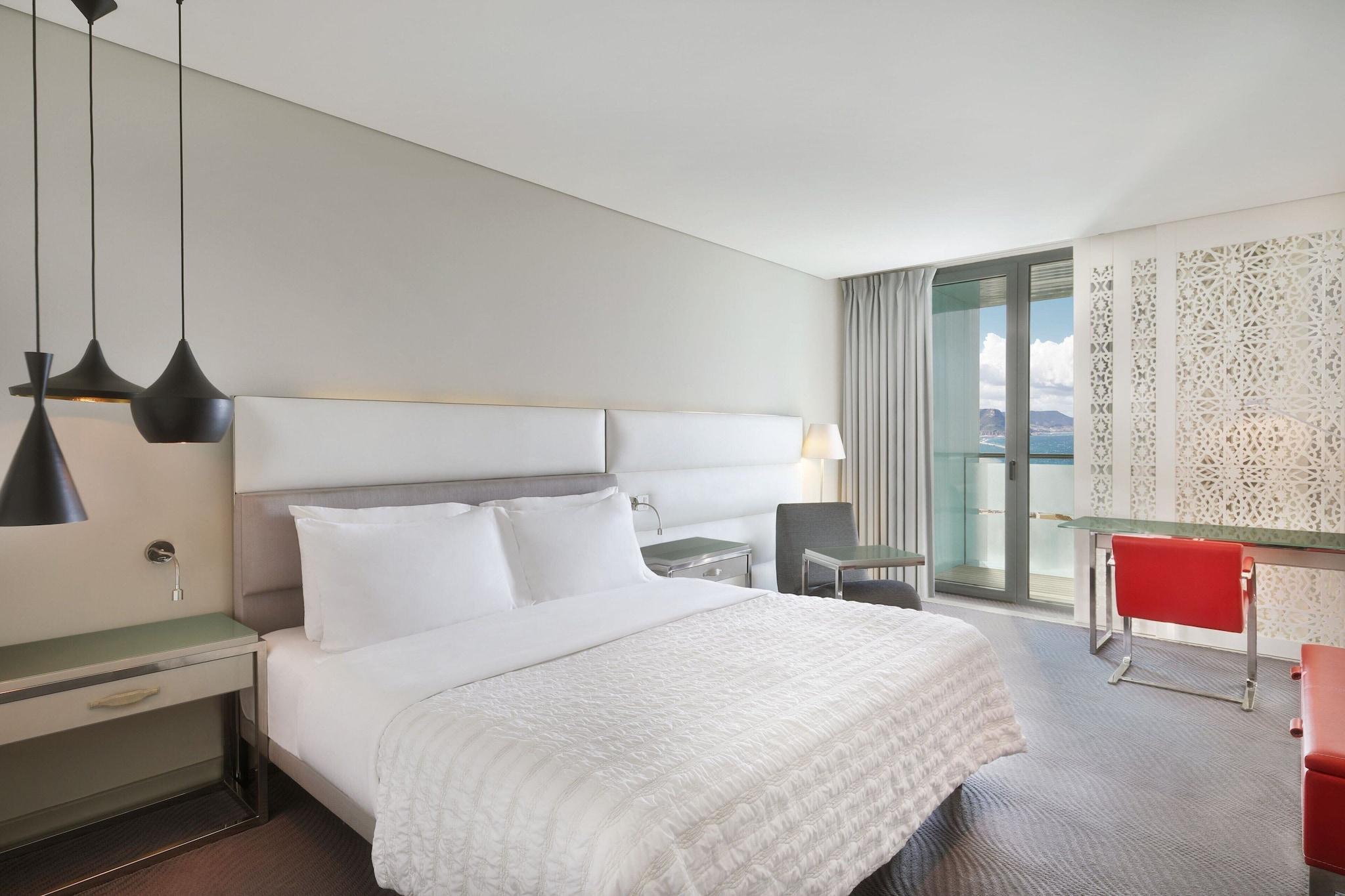 Double Club Queen Bed