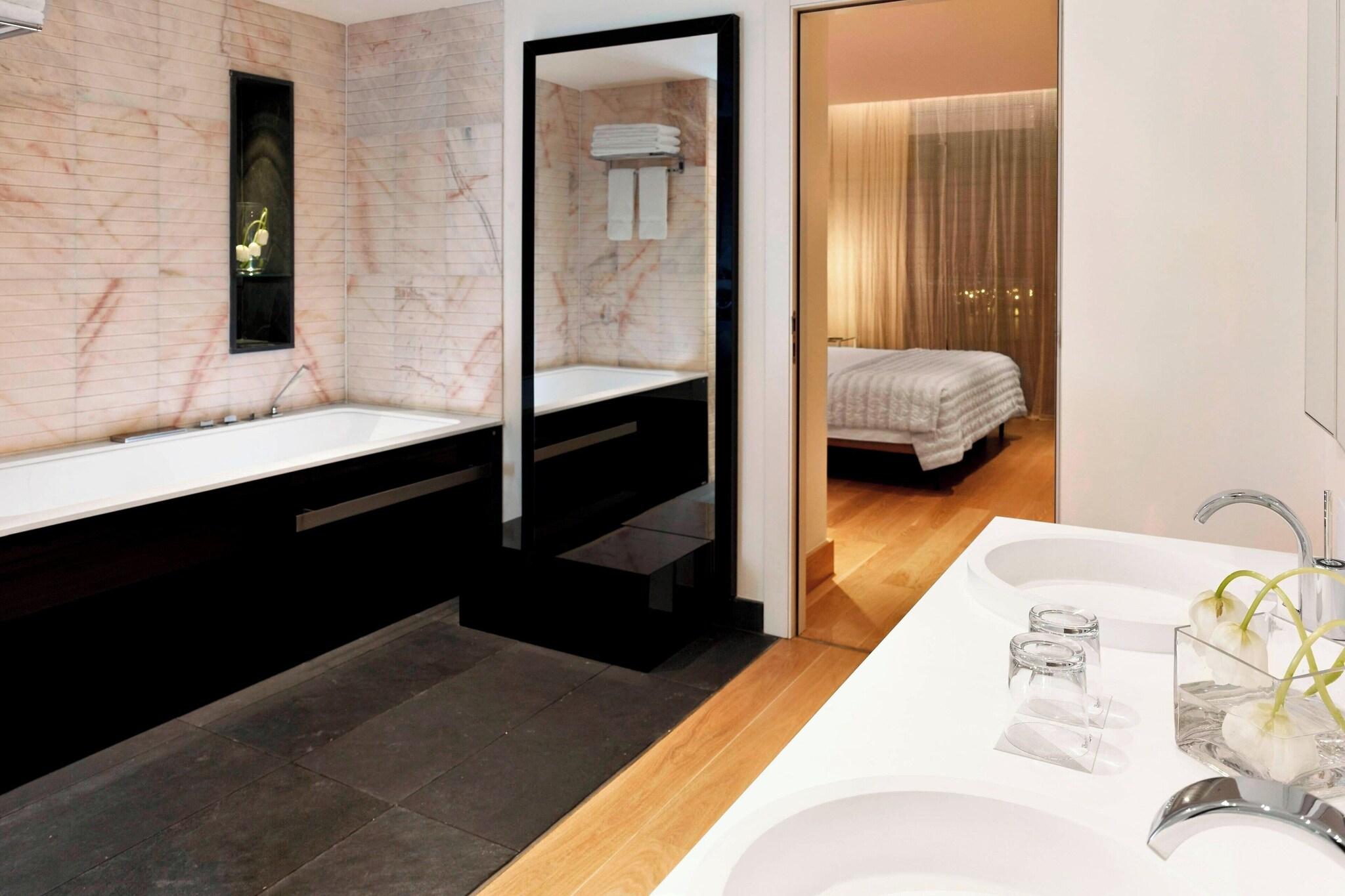 Suite with Double Bed
