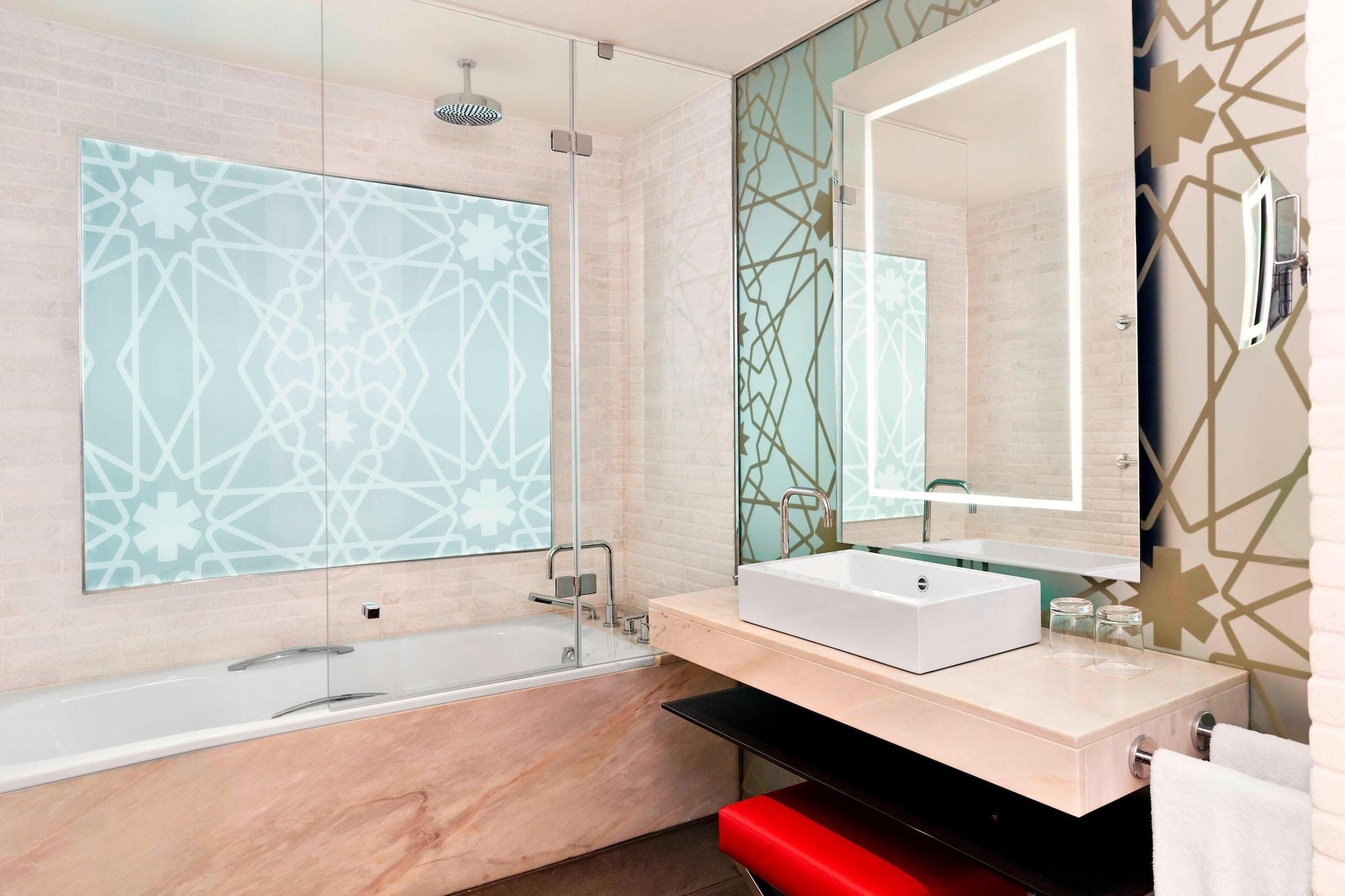 Junior Suite King Size Bed