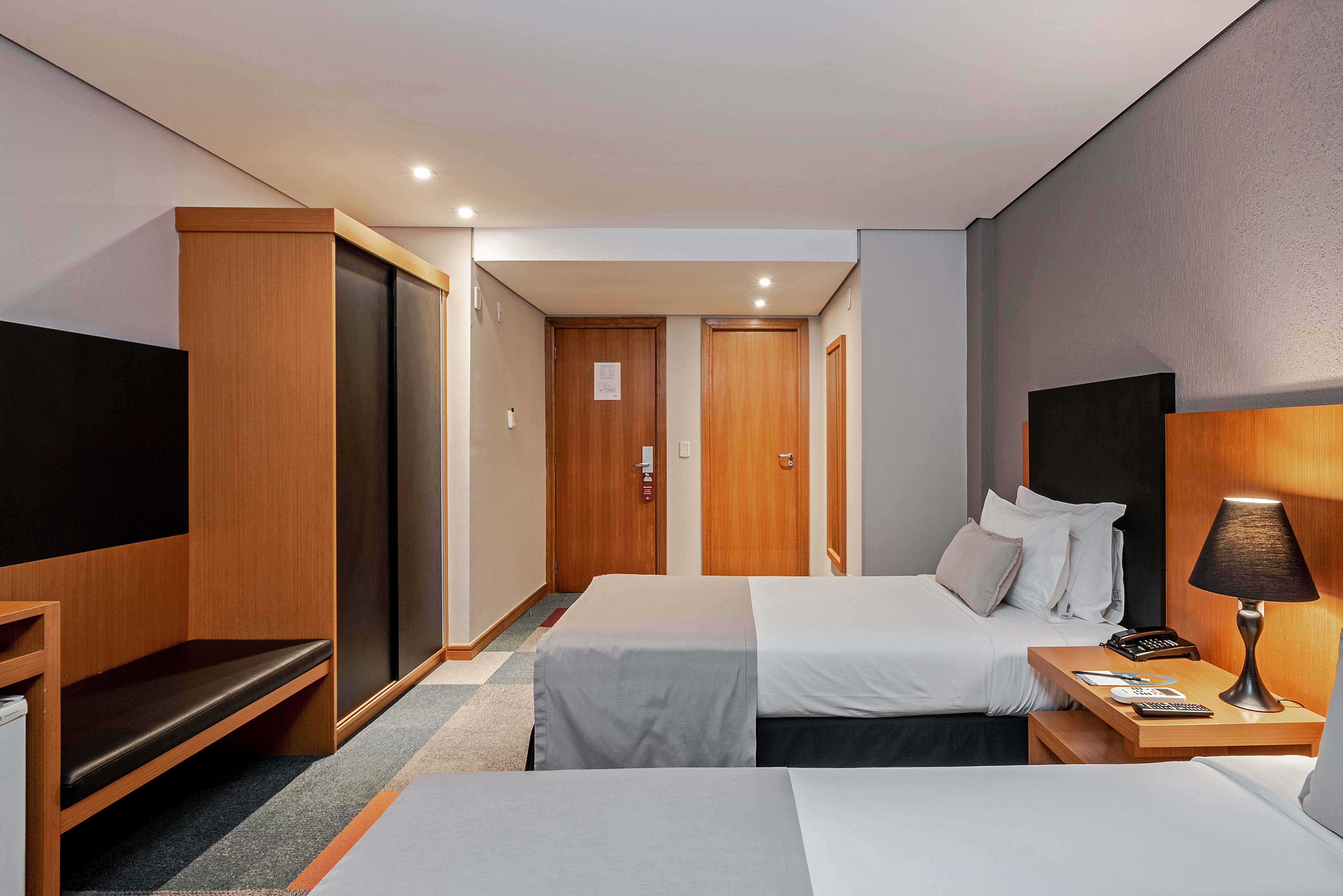 Twin Deluxe Superior