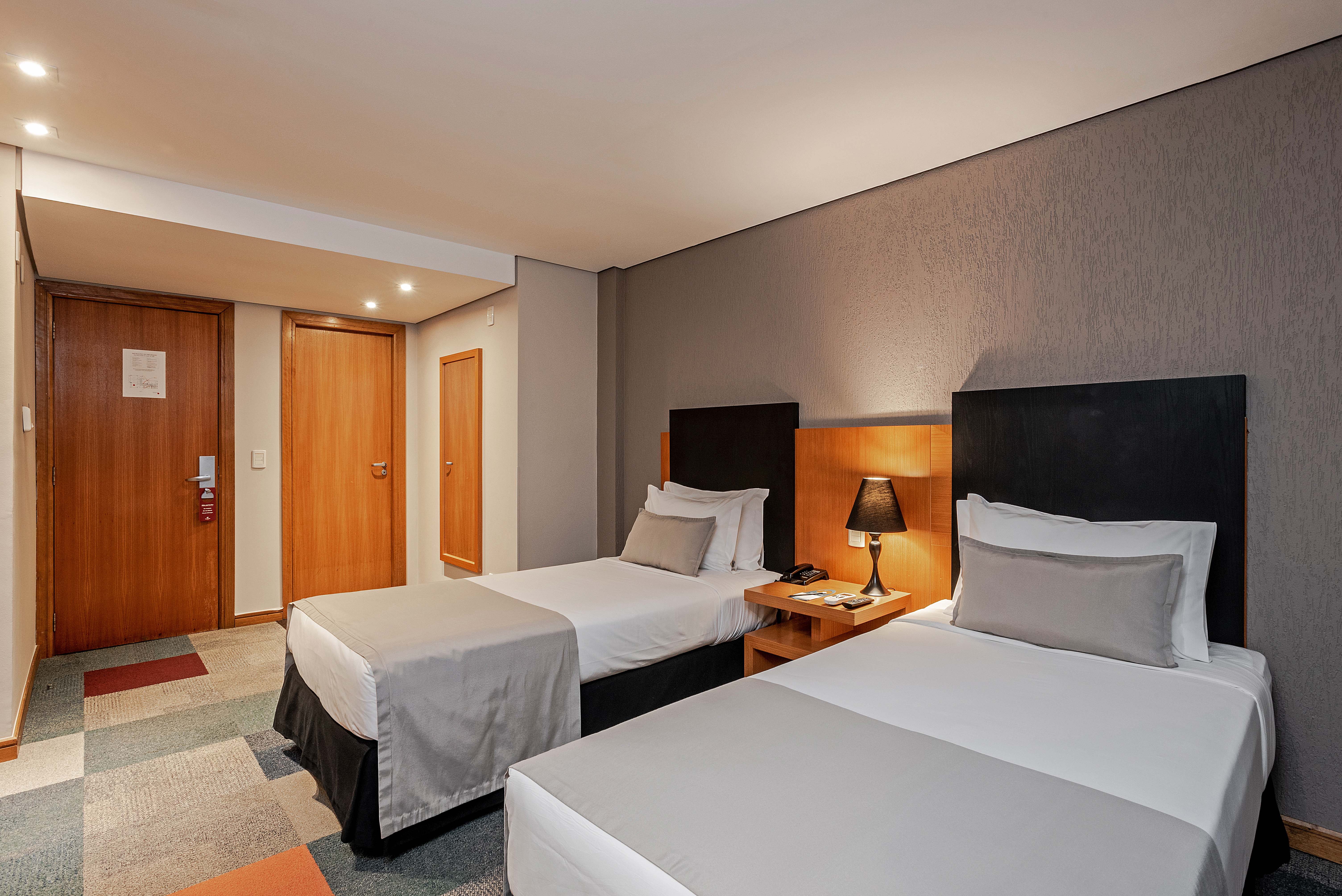 Twin Deluxe Superior