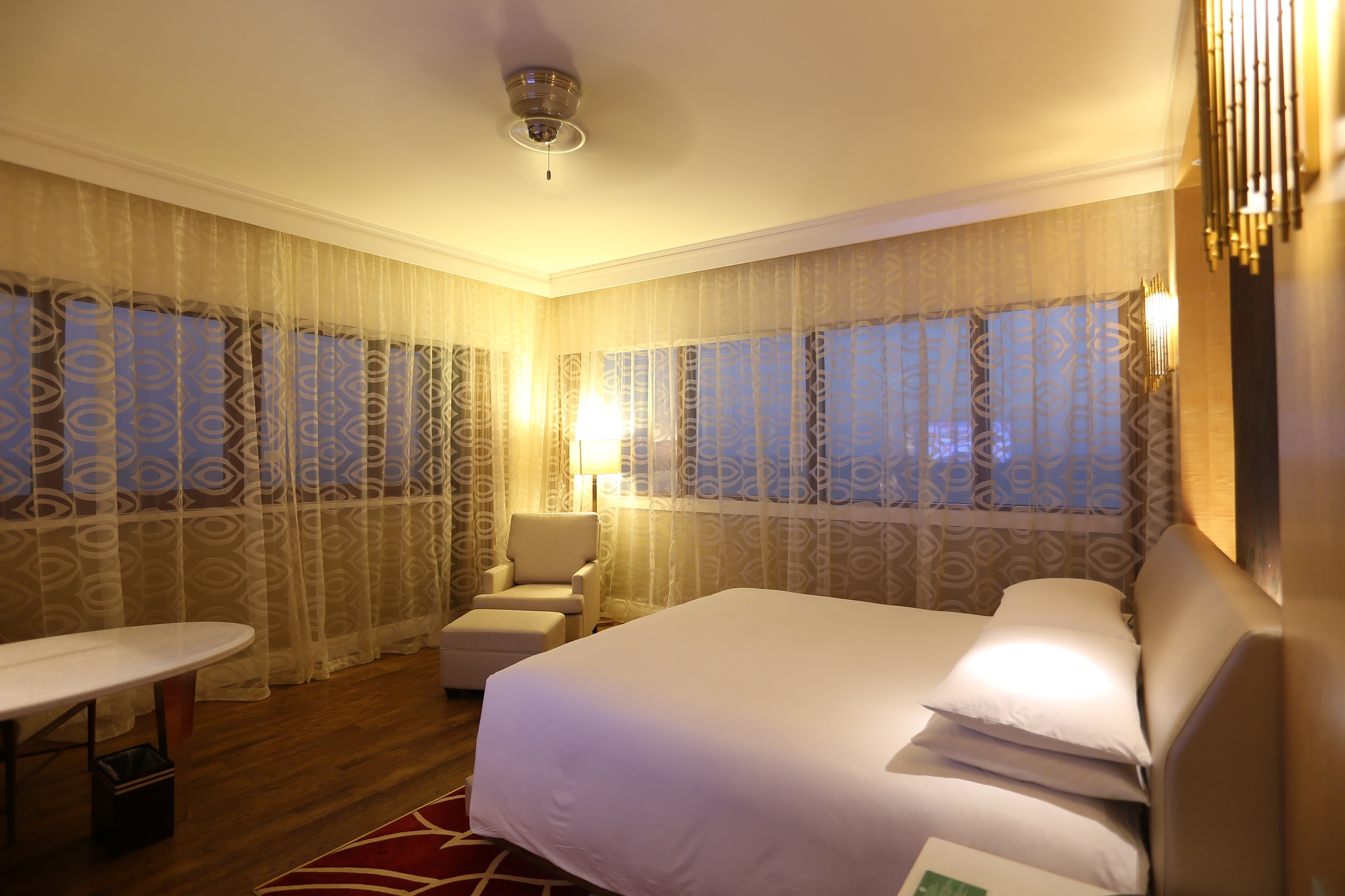 Double Deluxe King Bed