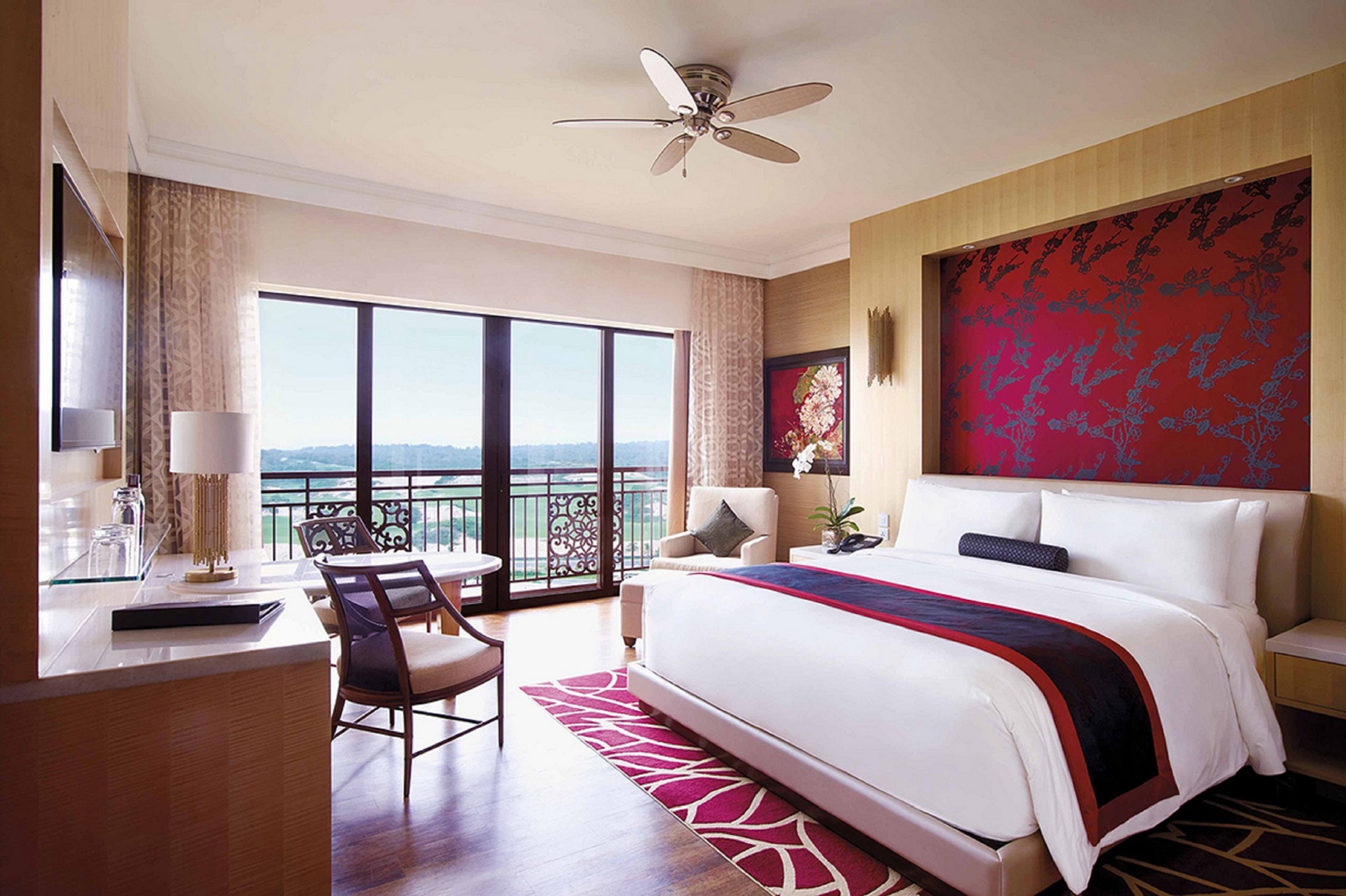 Double Deluxe King Bed