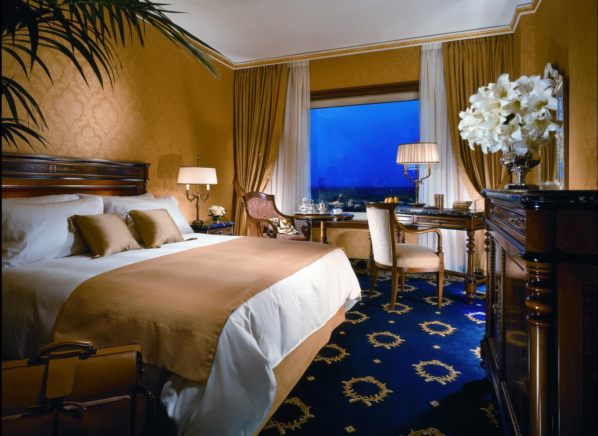 Double Deluxe King Bed