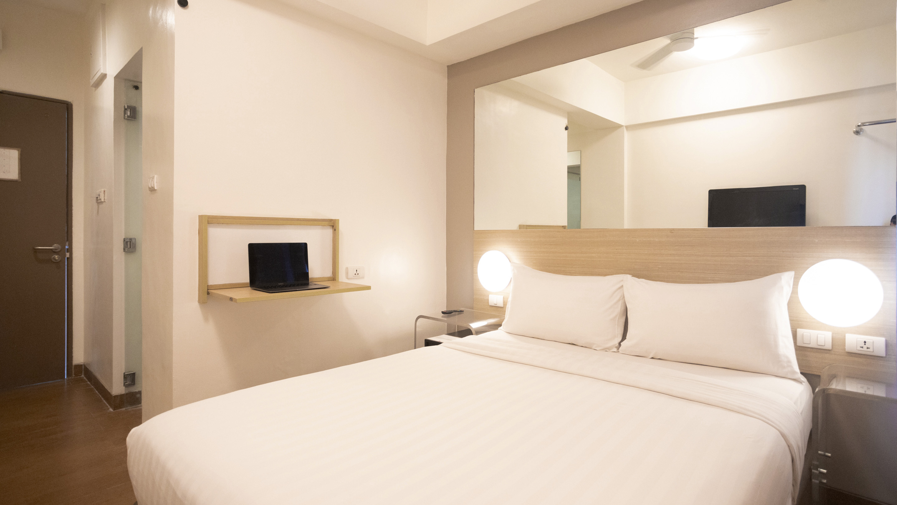 Double Queen Size Bed