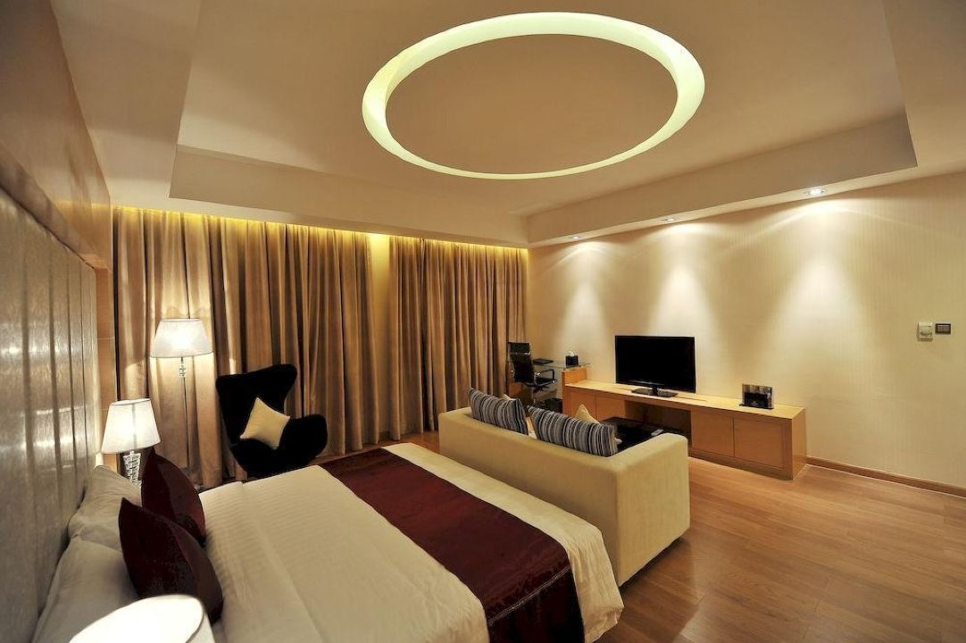 Double Deluxe King Bed