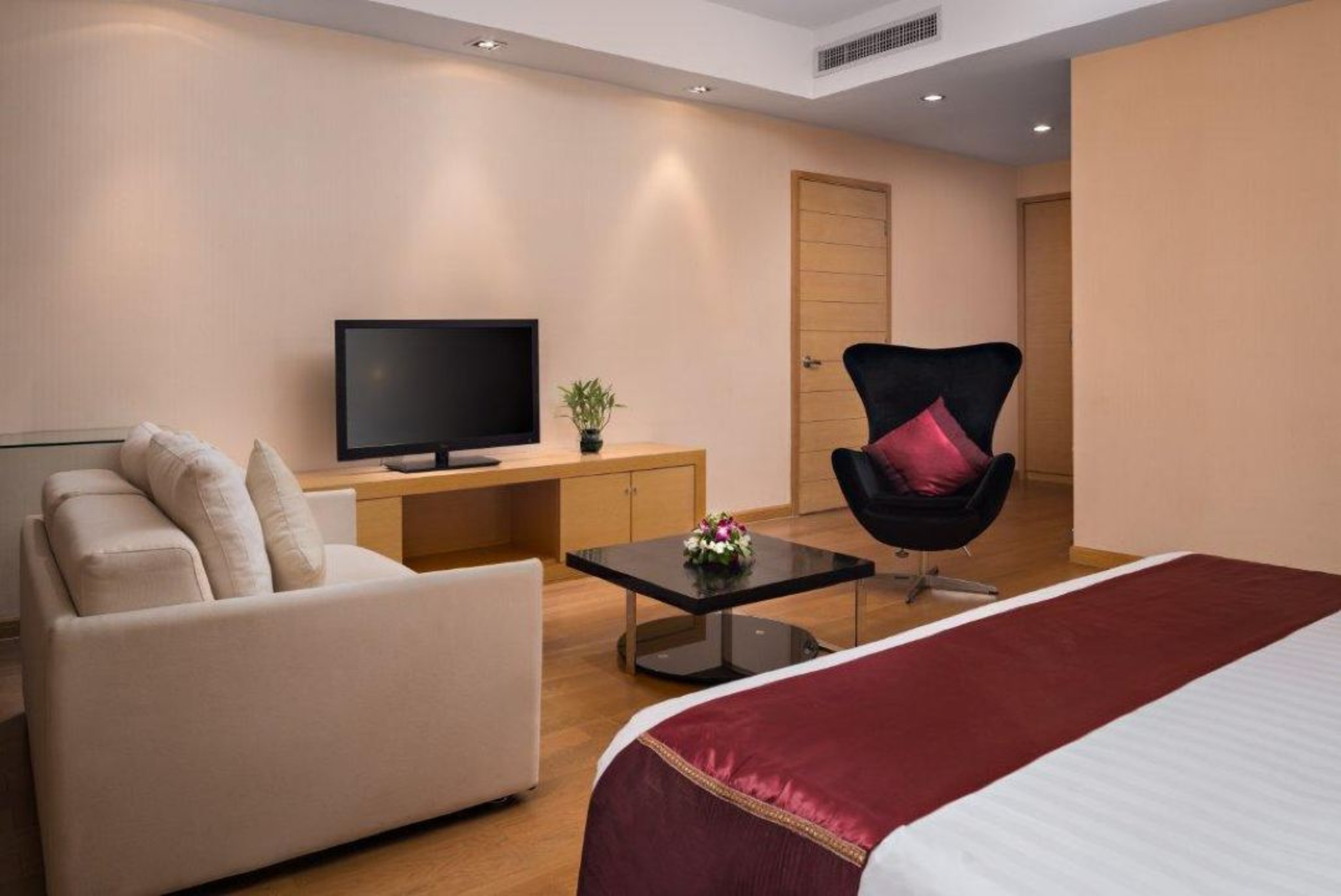 Double Deluxe King Bed