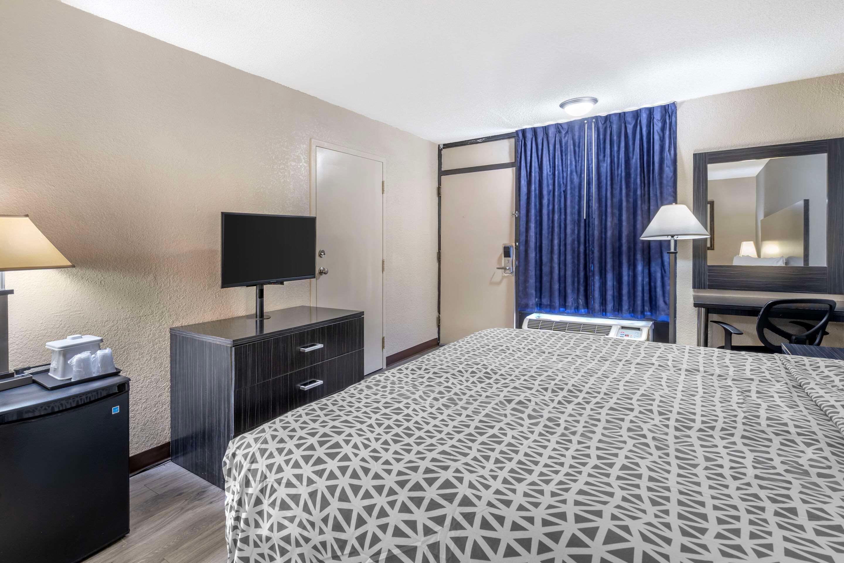 Double King Bed Non Smoking