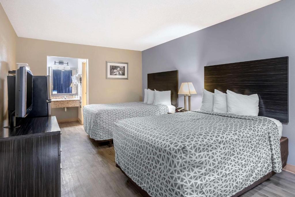 Quadruple Two Double Beds Non Smoking