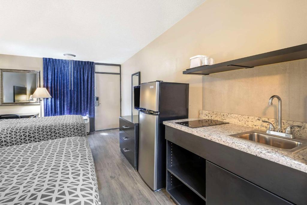 Quadruple Two Double Beds Non Smoking