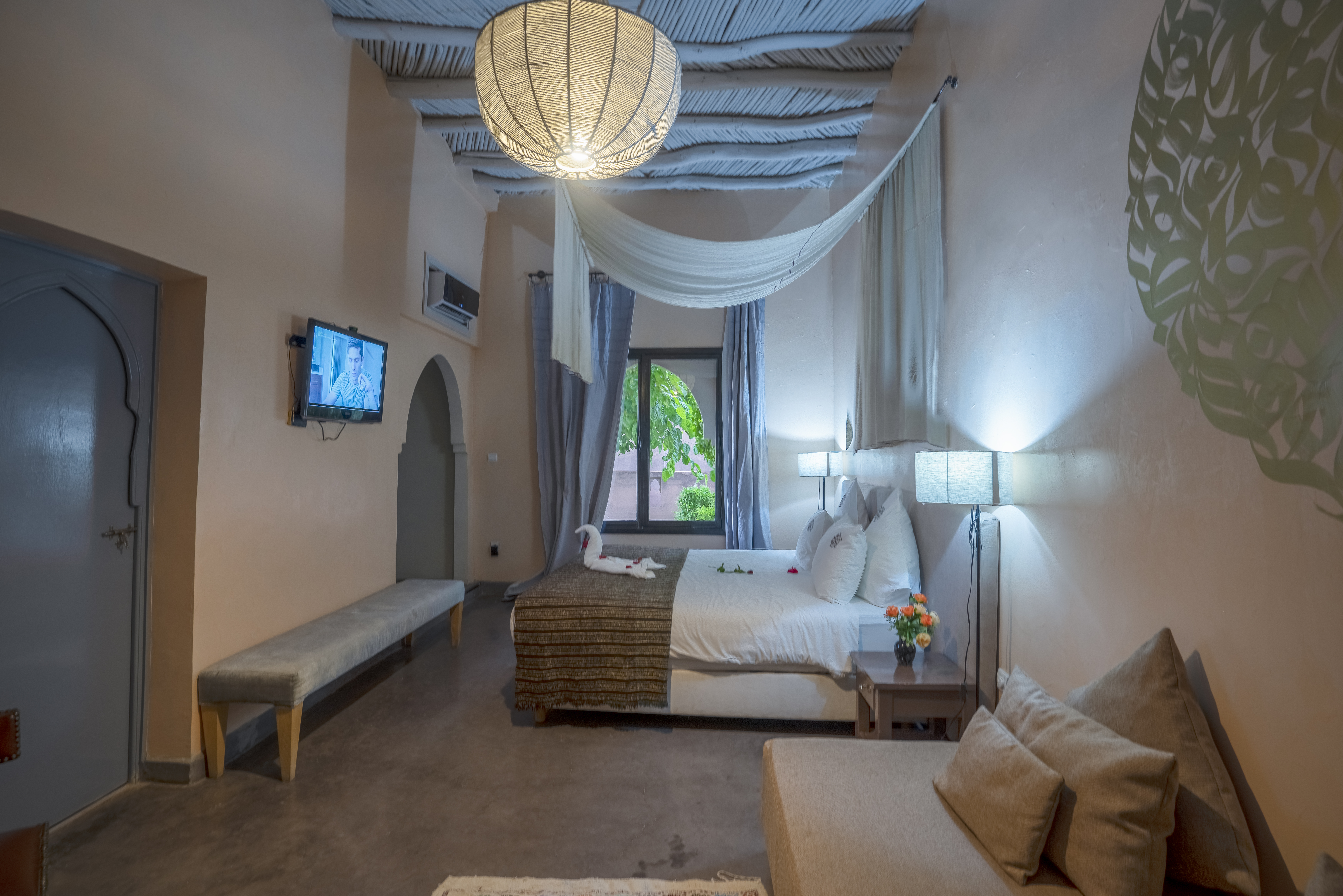 Double Deluxe One Bed