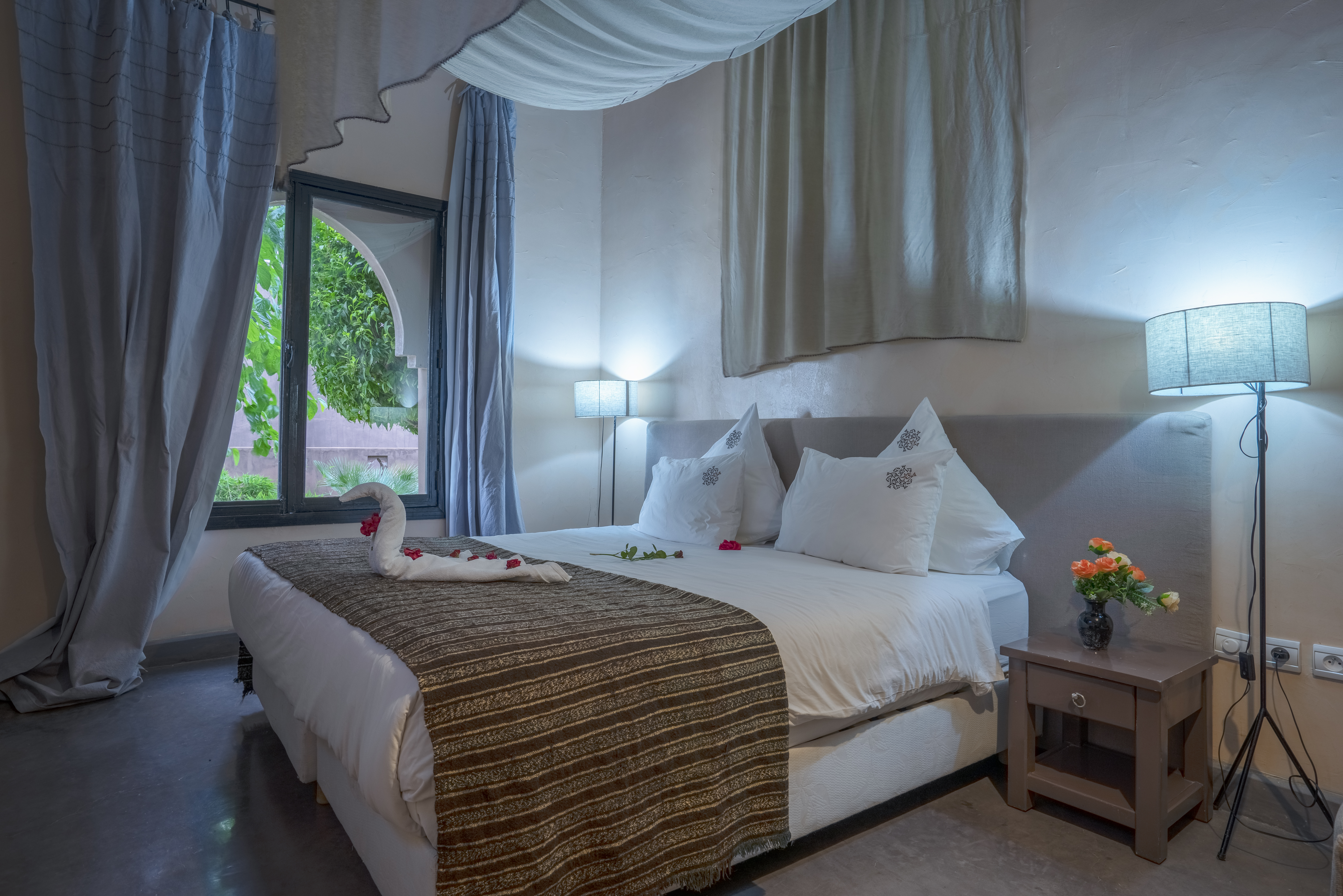 Double Deluxe One Bed