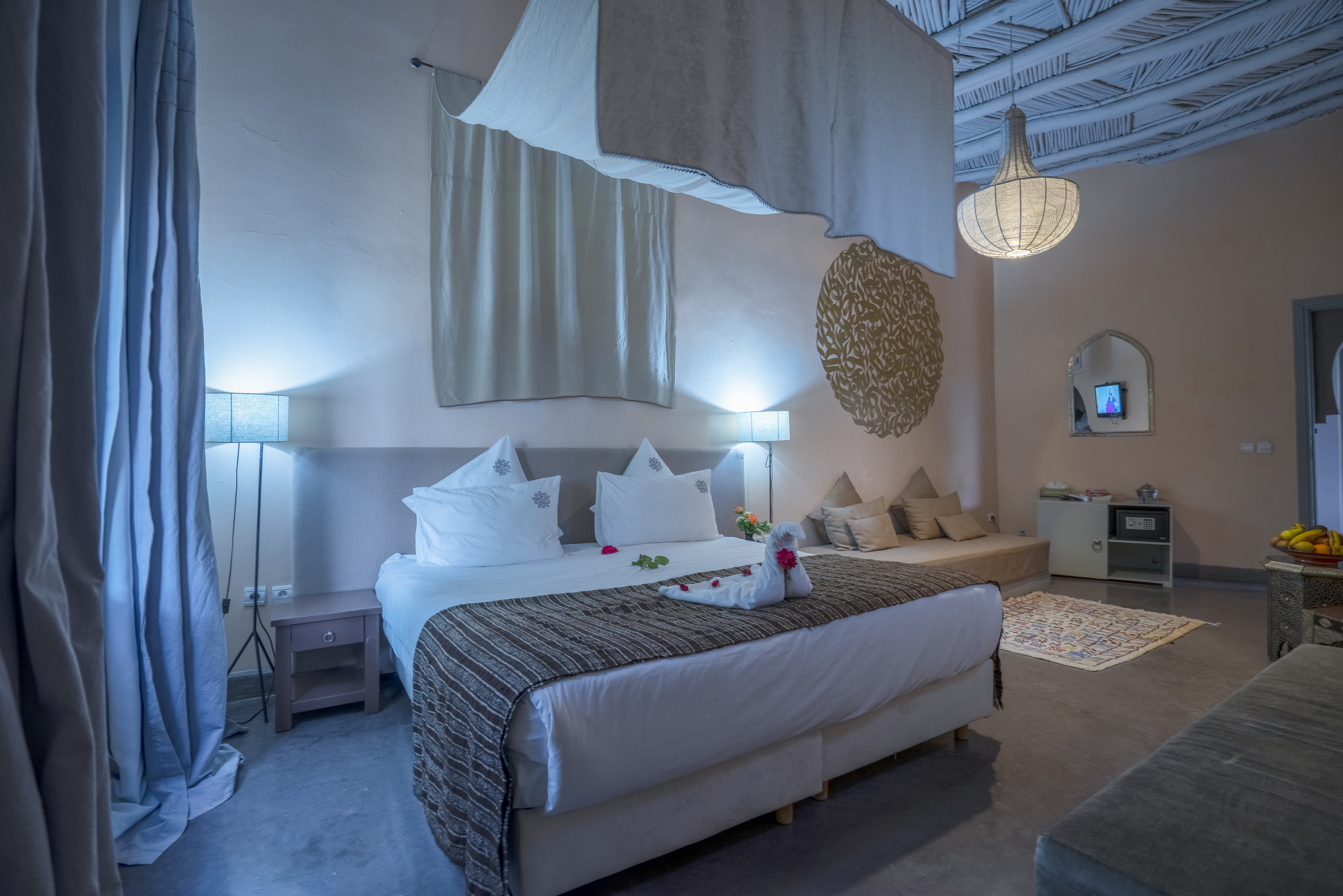 Double Deluxe One Bed