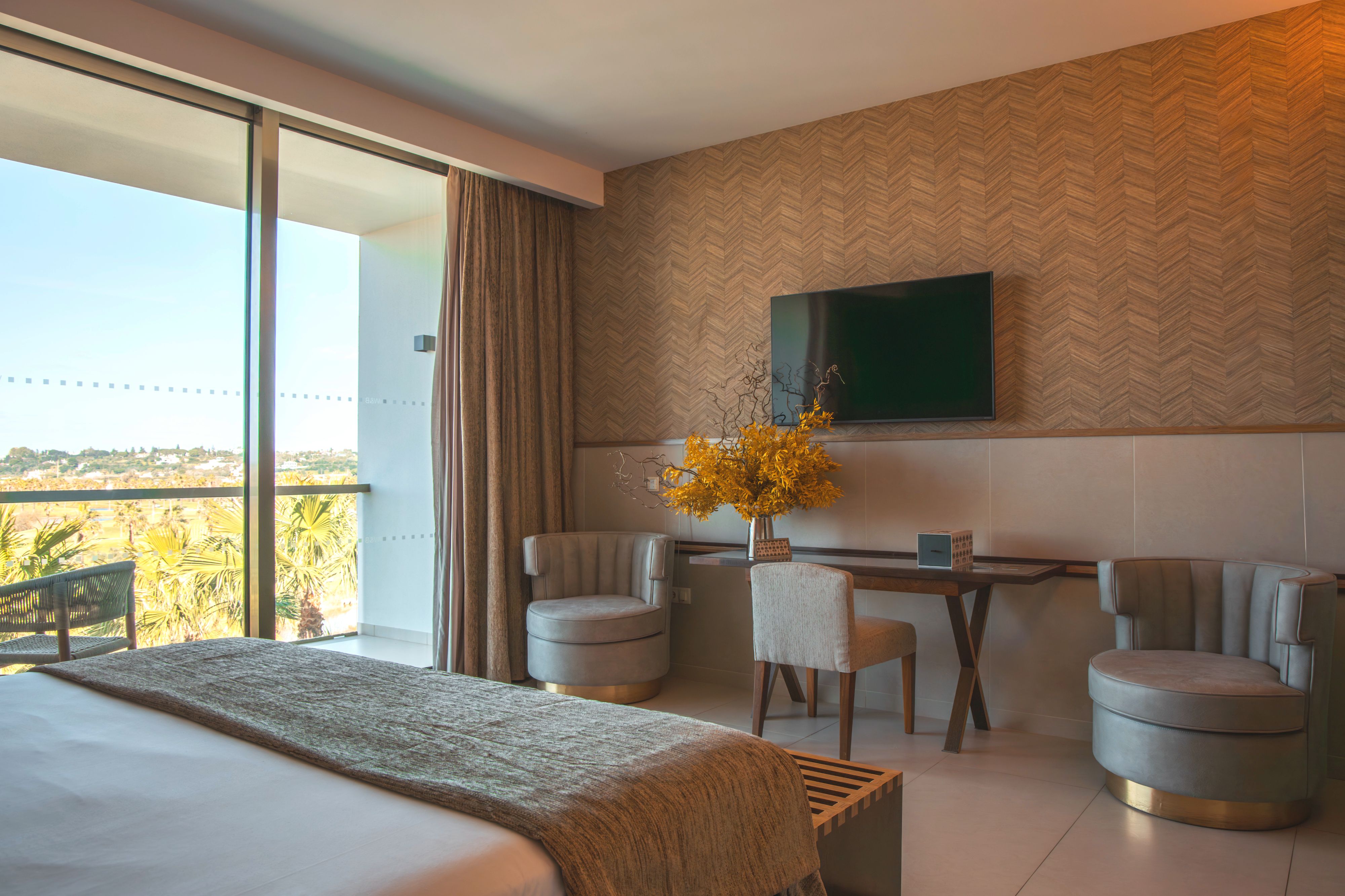 Double or Twin Side Sea View