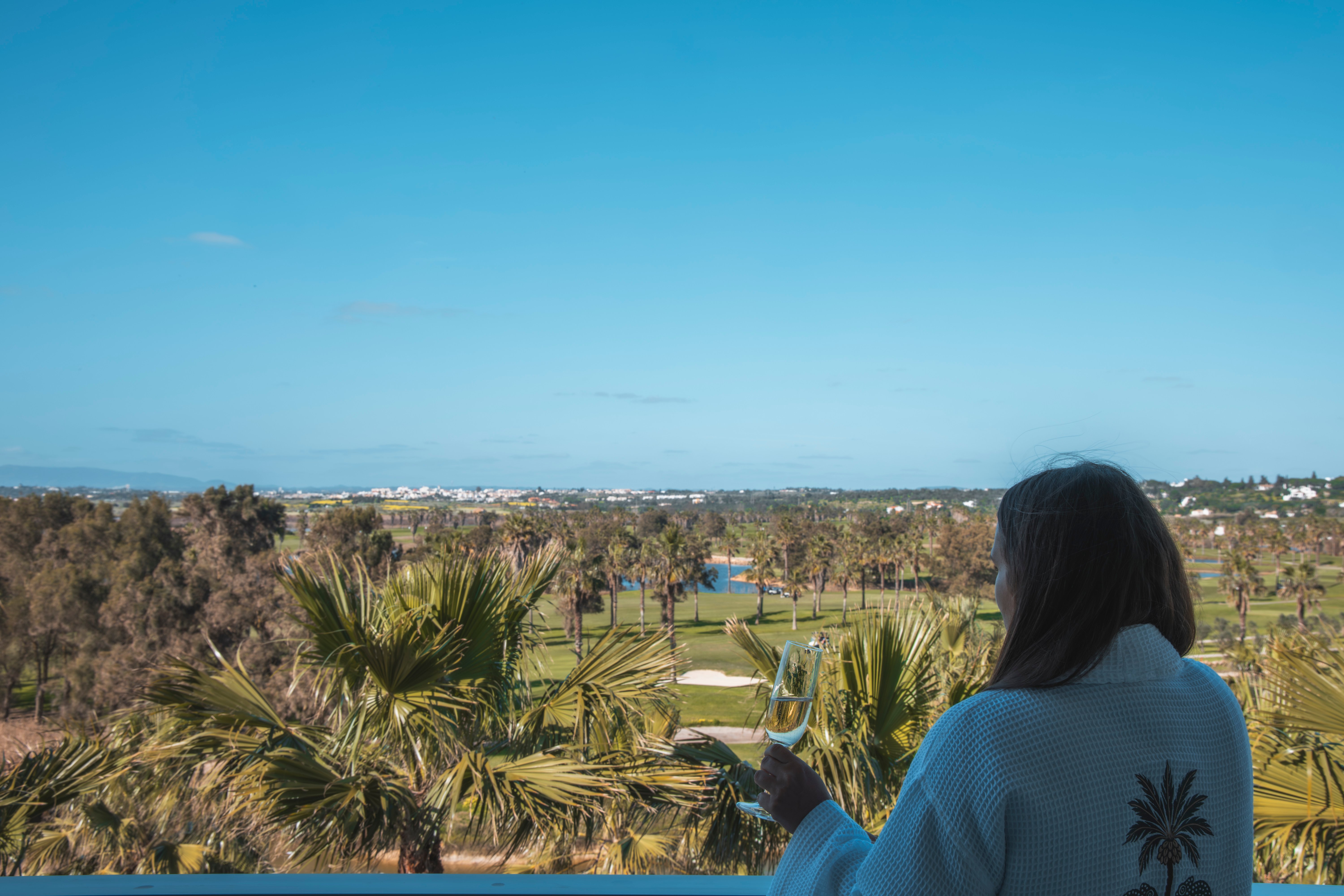 Double or Twin Side Sea View