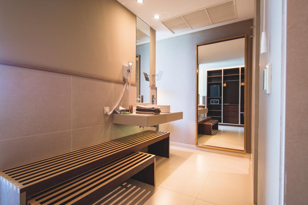 Double or Twin Side Sea View