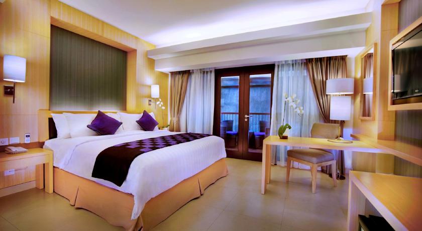 Double Deluxe Pool View