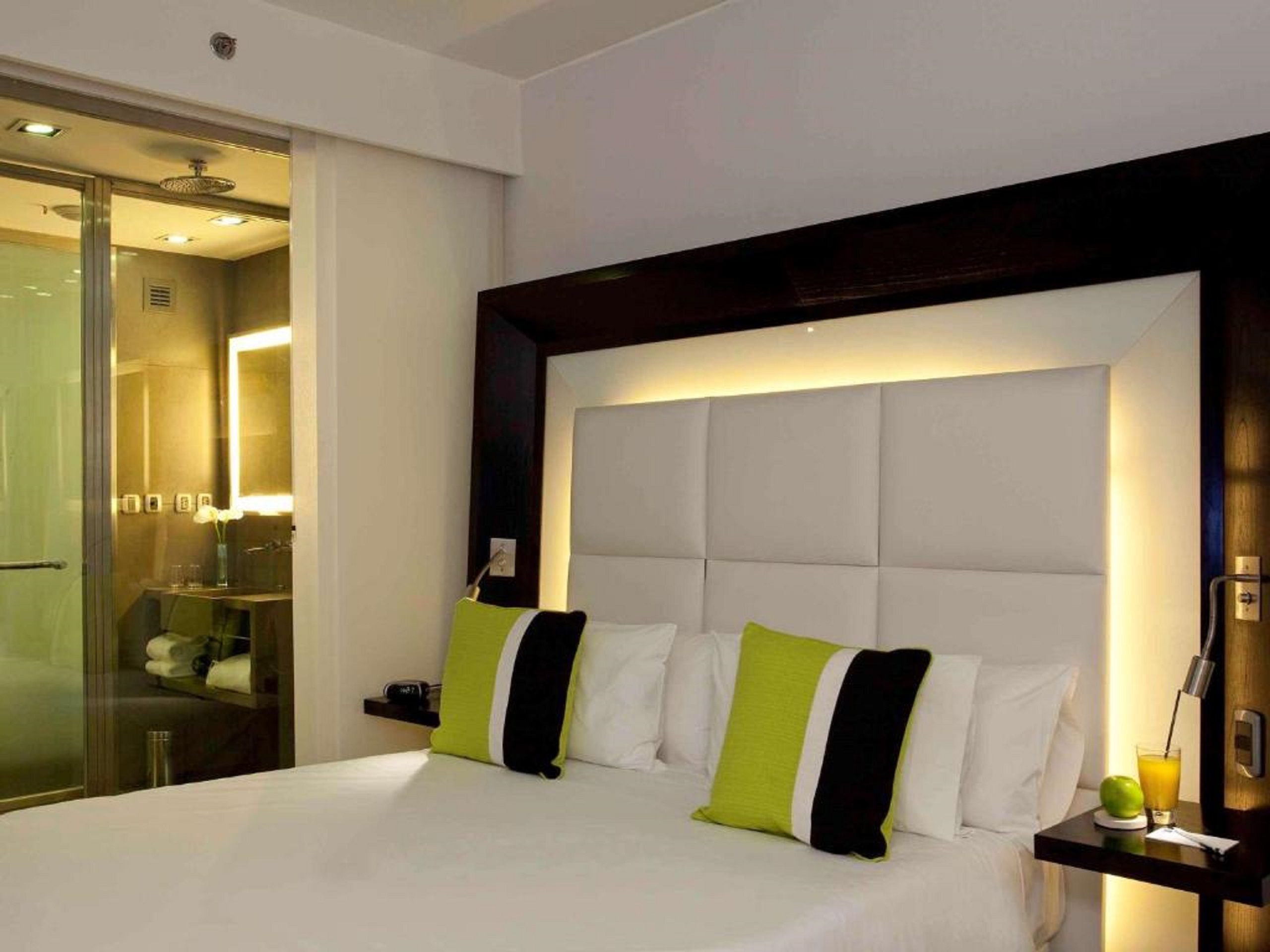 Double Superior Queen Bed